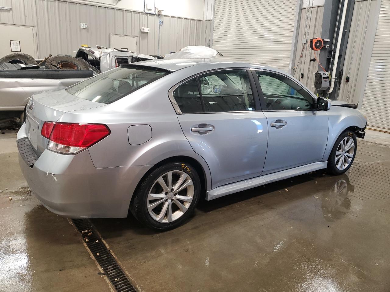 2013 SUBARU Legacy