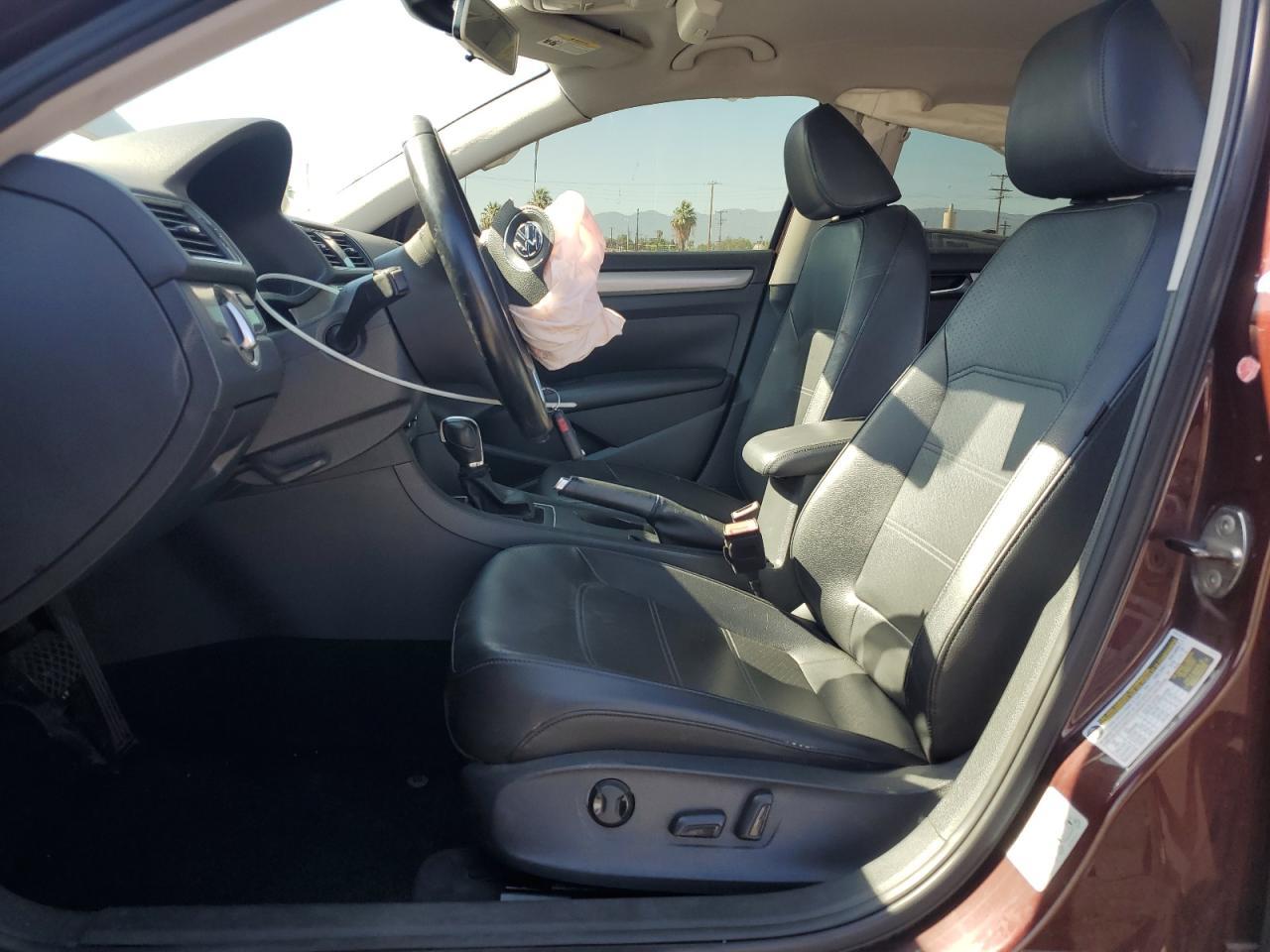 2014 VOLKSWAGEN Passat