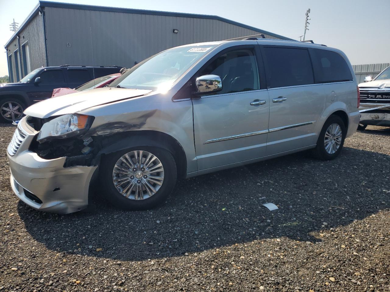 2012 CHRYSLER Town & Country