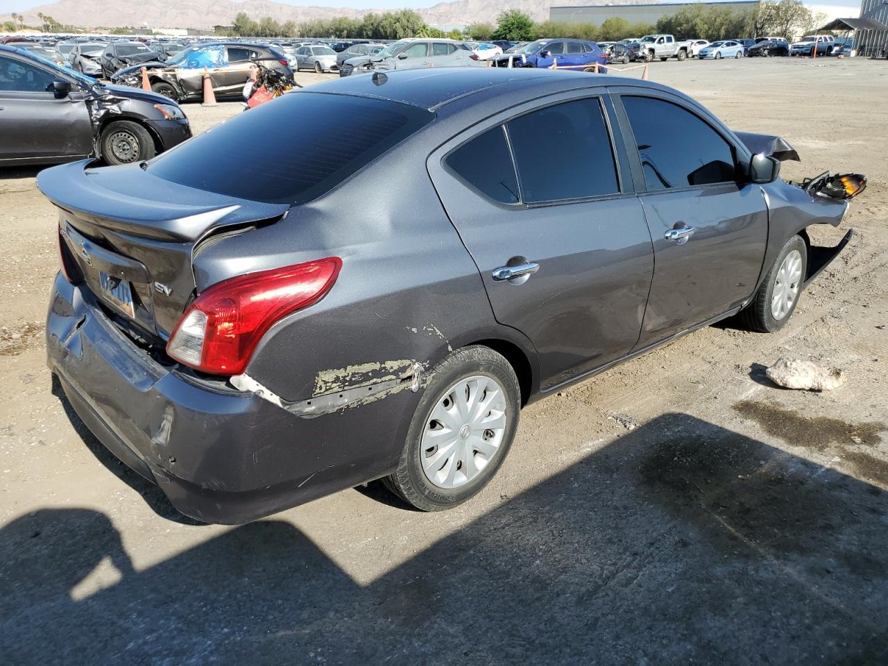 2016 NISSAN VERSA
