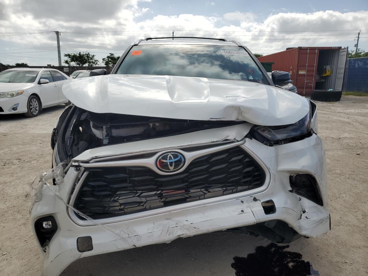 2022 TOYOTA HIGHLANDER
