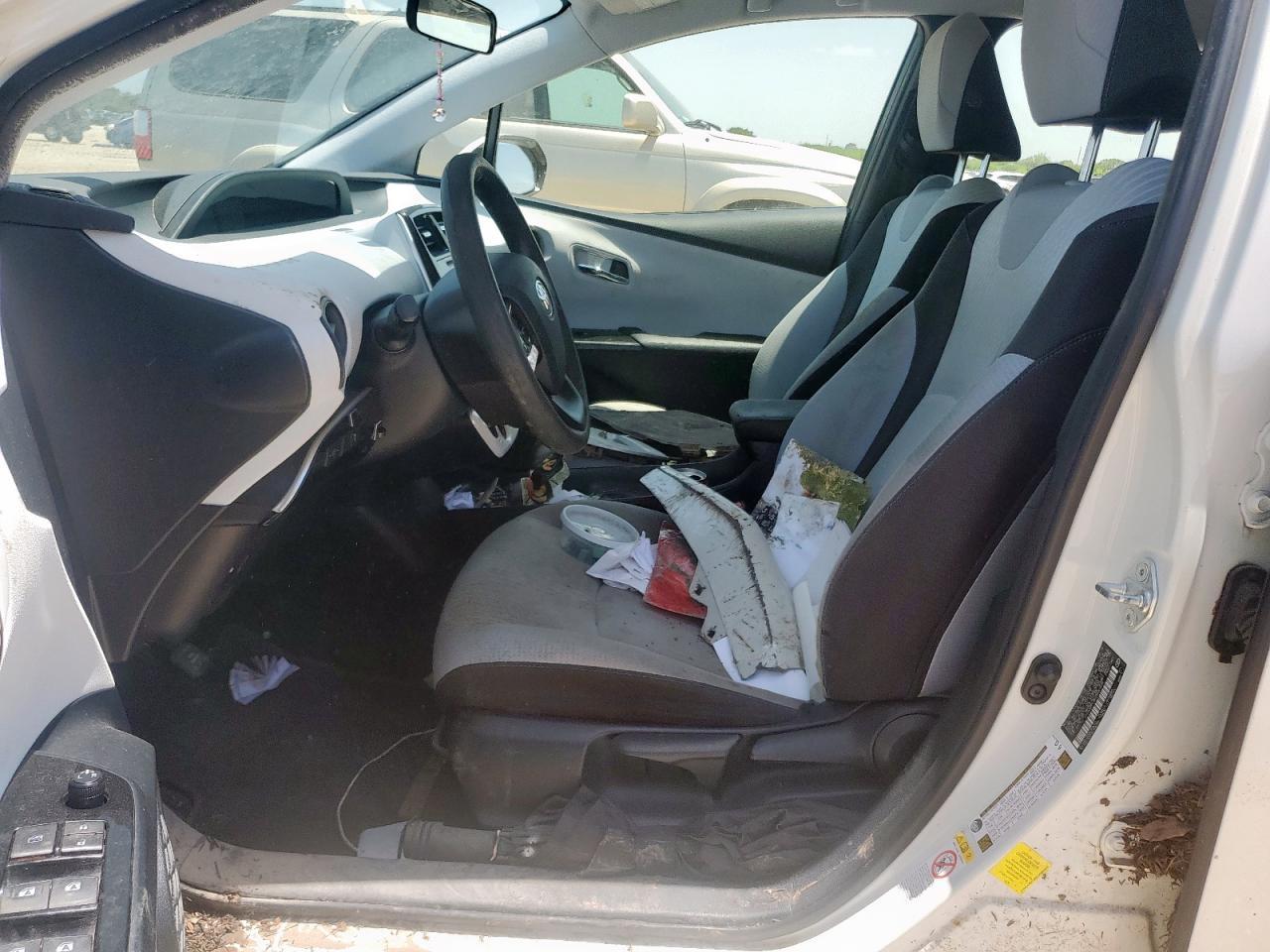 2016 TOYOTA PRIUS