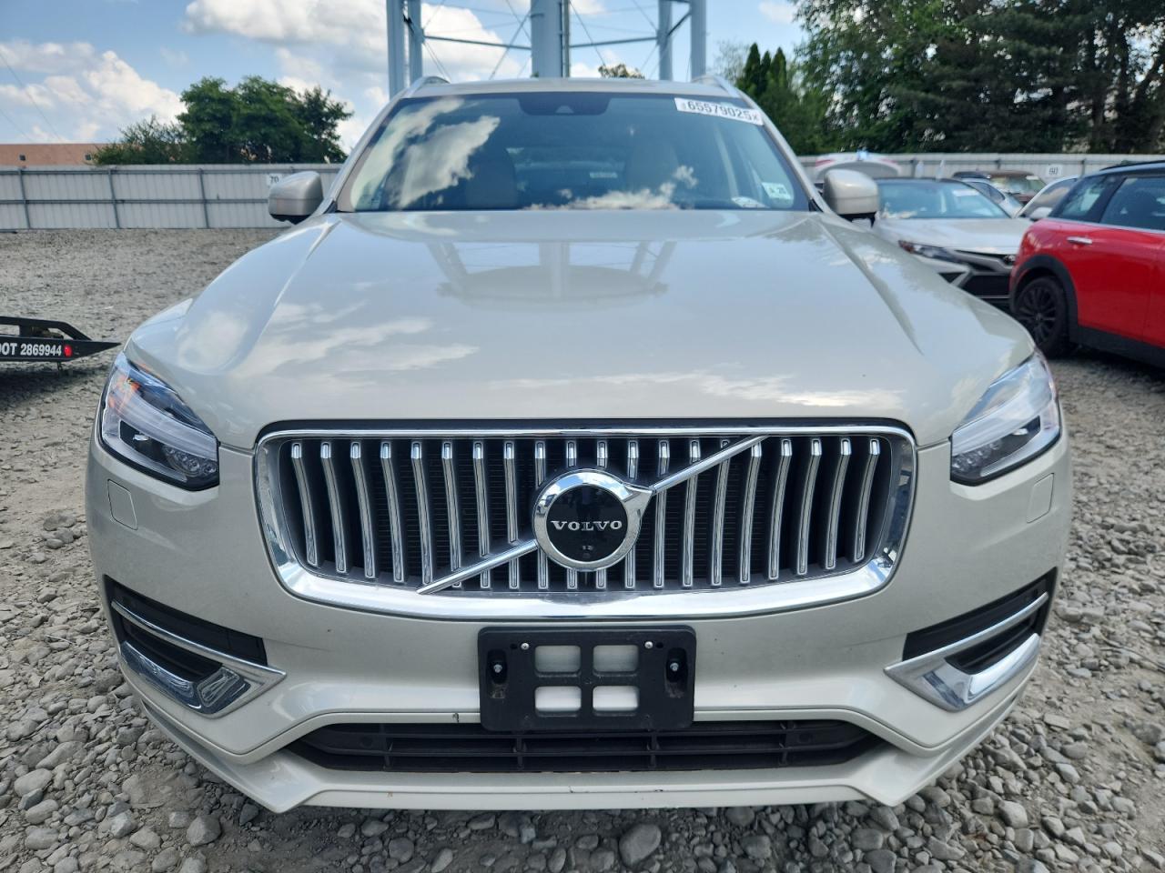 2022 VOLVO XC90