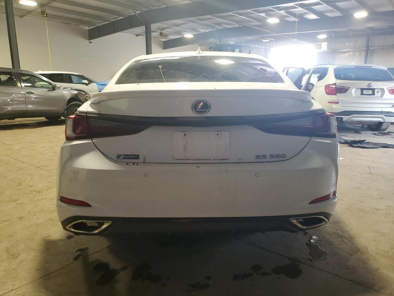 2019 LEXUS Es