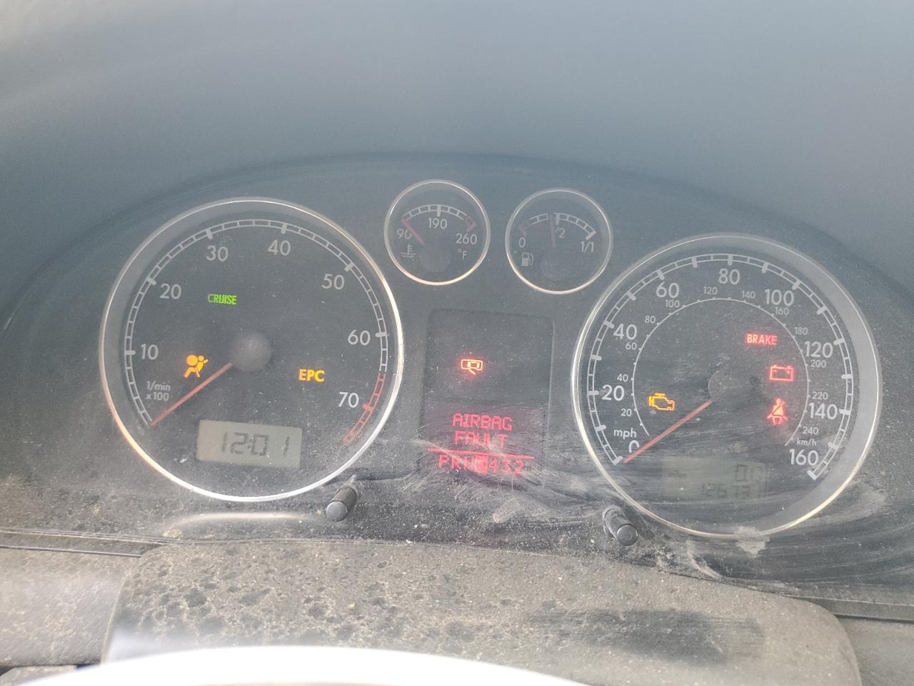 2005 VOLKSWAGEN Passat