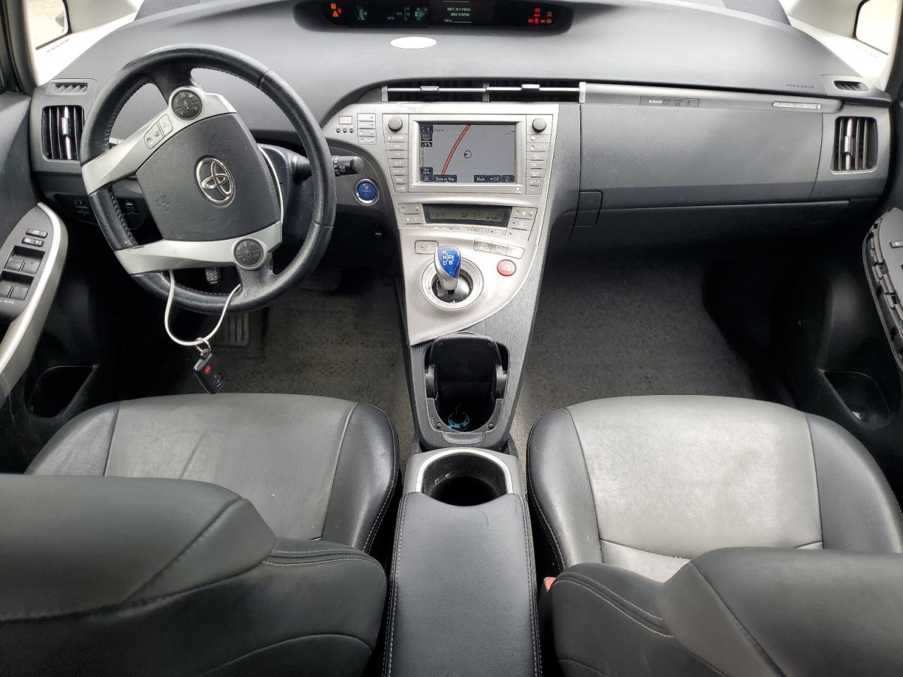 2014 TOYOTA Prius Plug-In