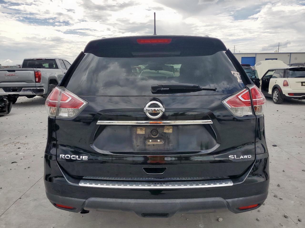 2015 NISSAN ROGUE