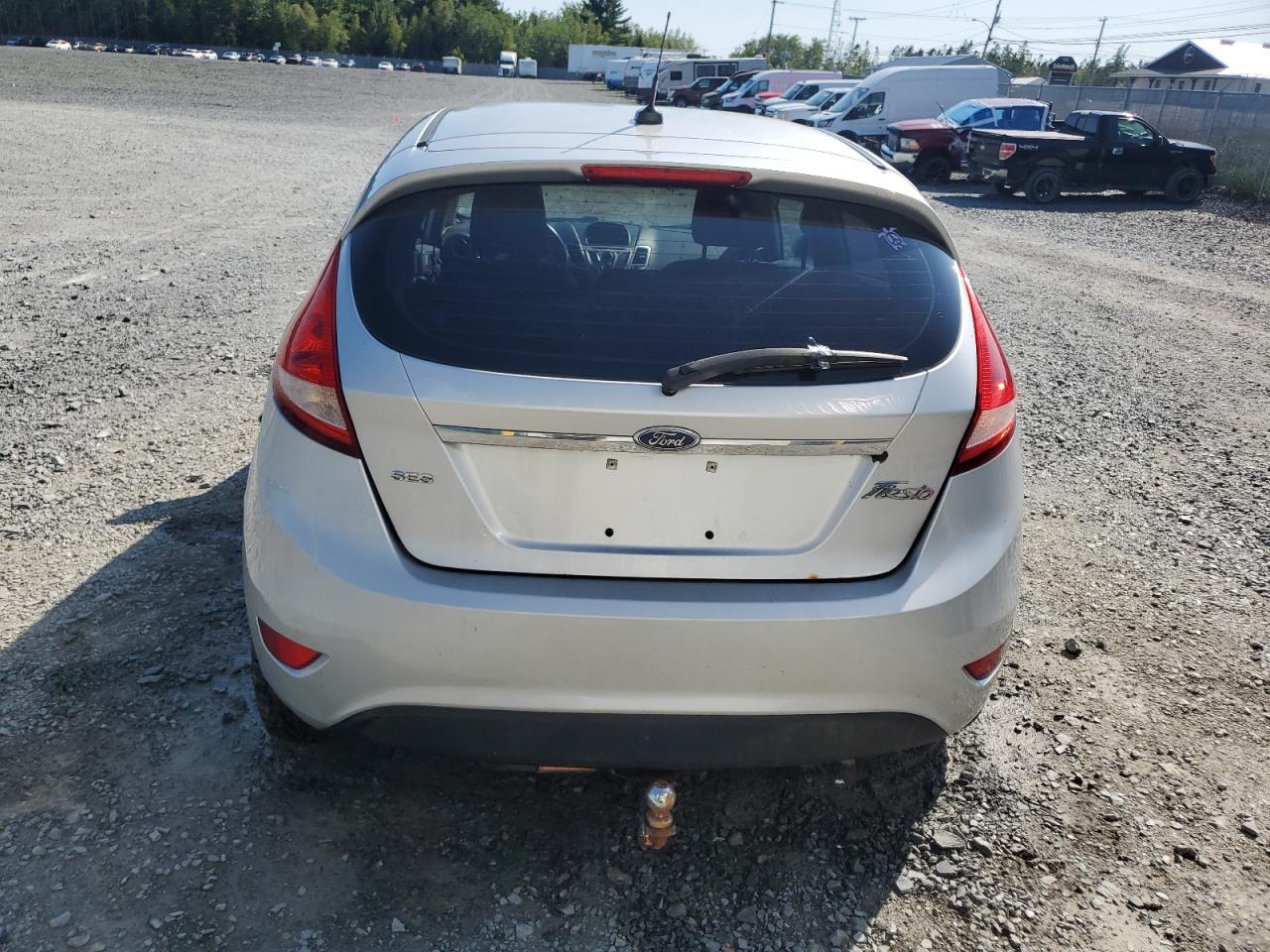 2011 FORD Fiesta