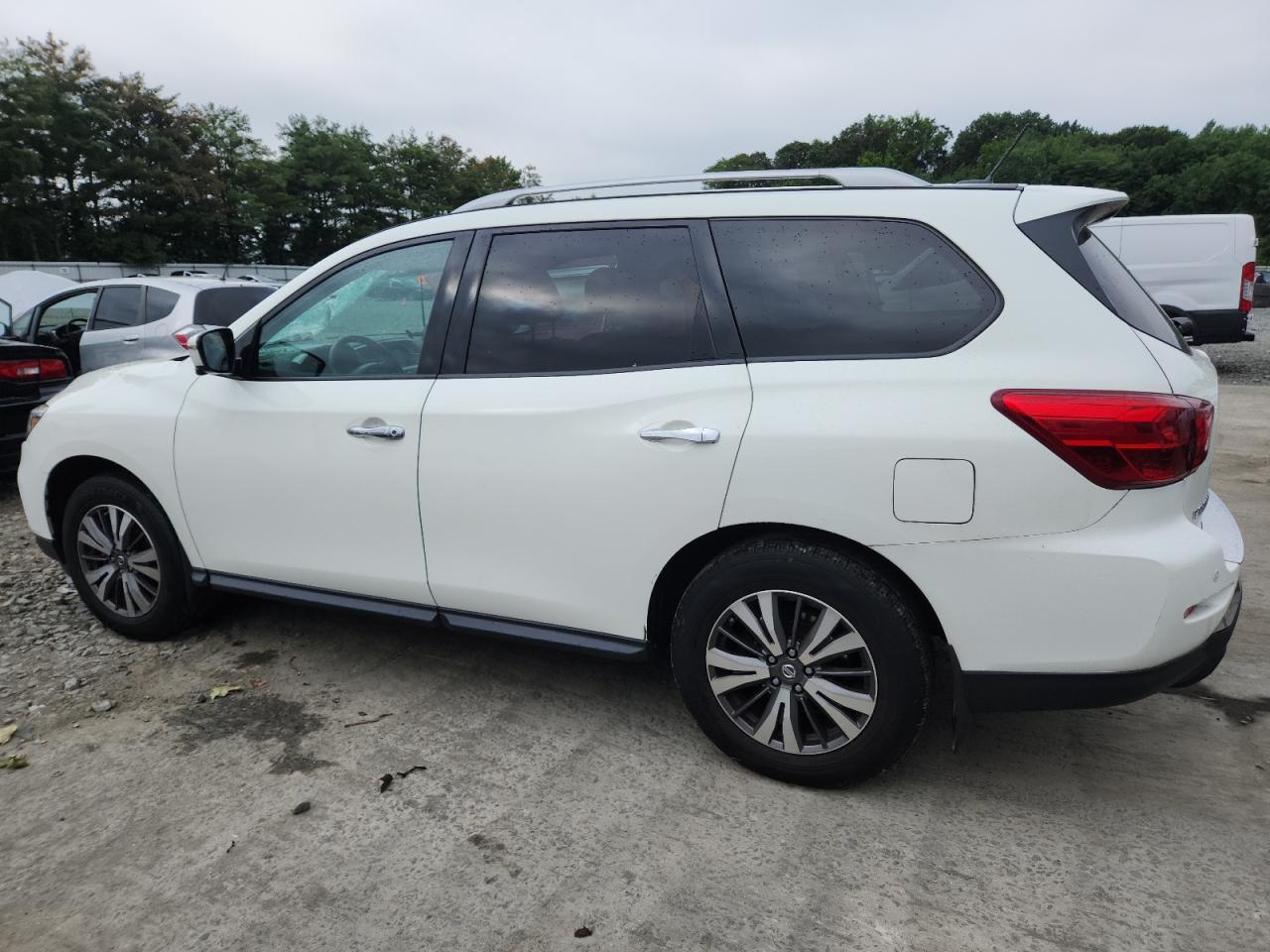 2017 NISSAN PATHFINDER
