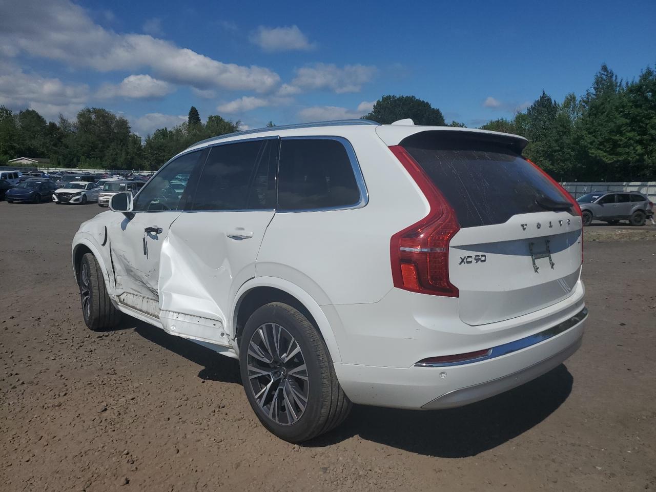 2022 VOLVO XC90