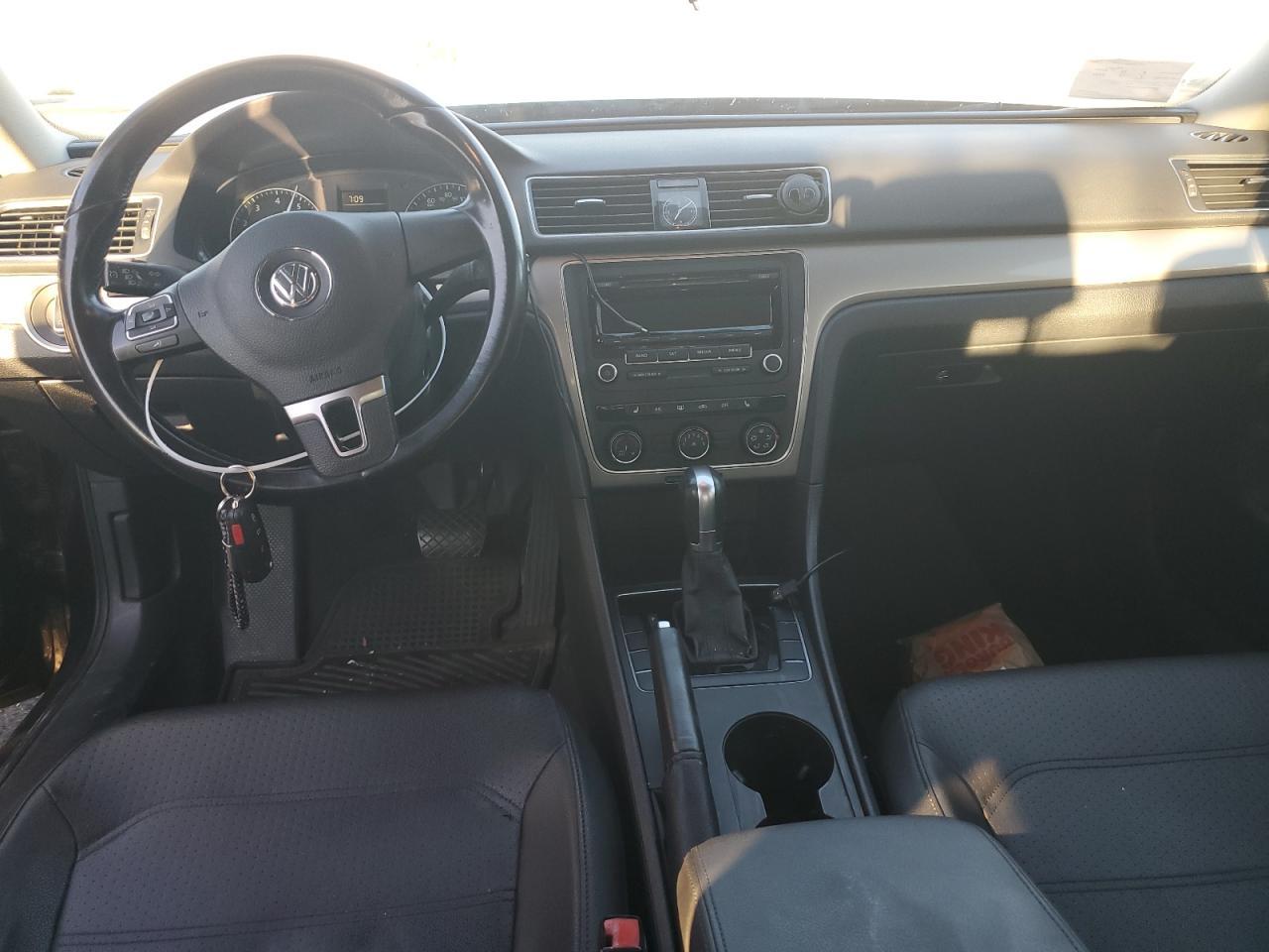 2015 VOLKSWAGEN Passat