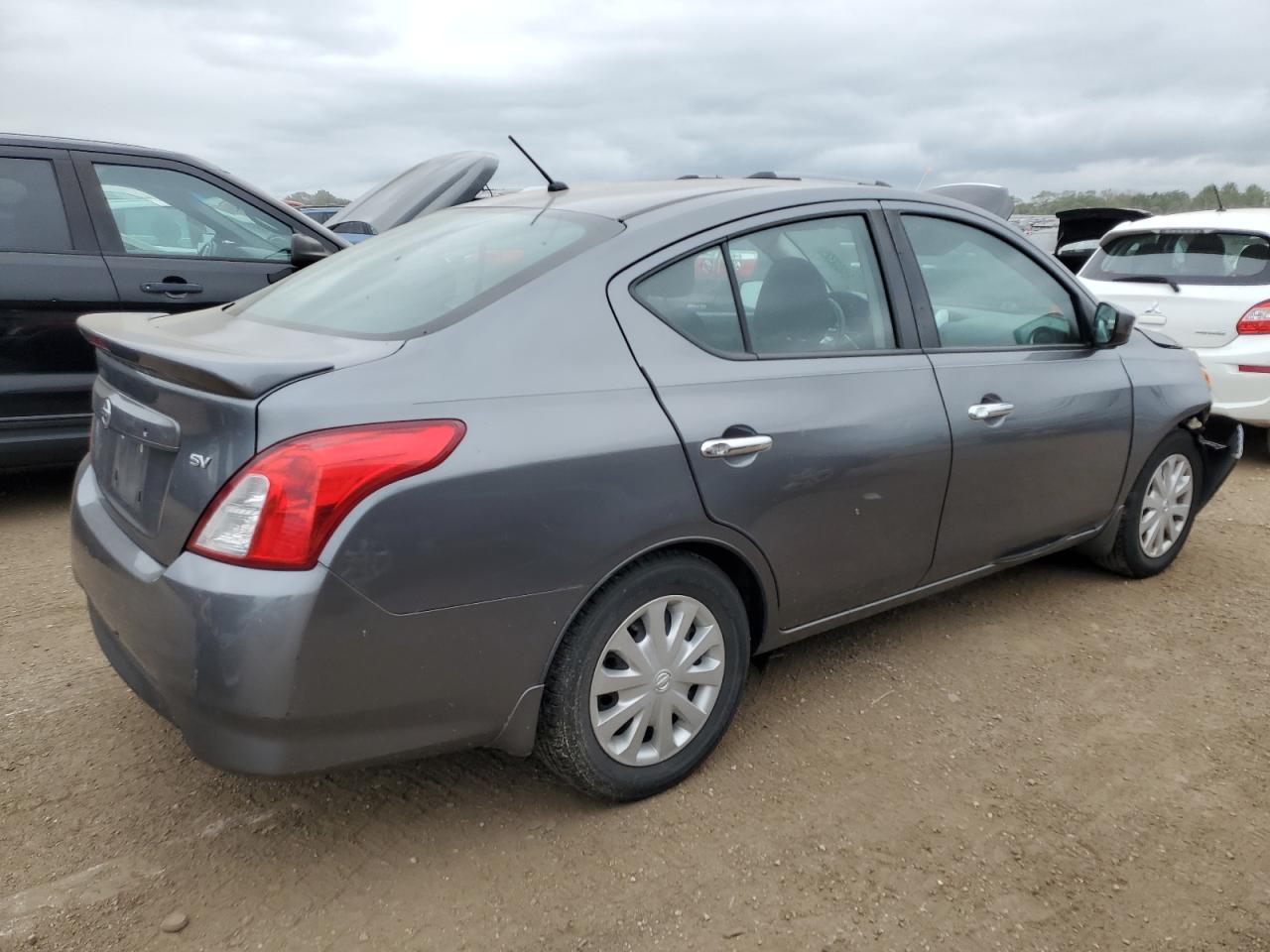 2017 NISSAN VERSA