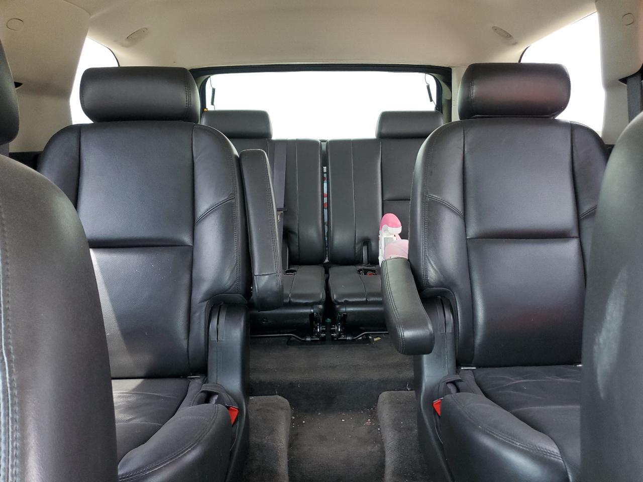 2010 CADILLAC ESCALADE