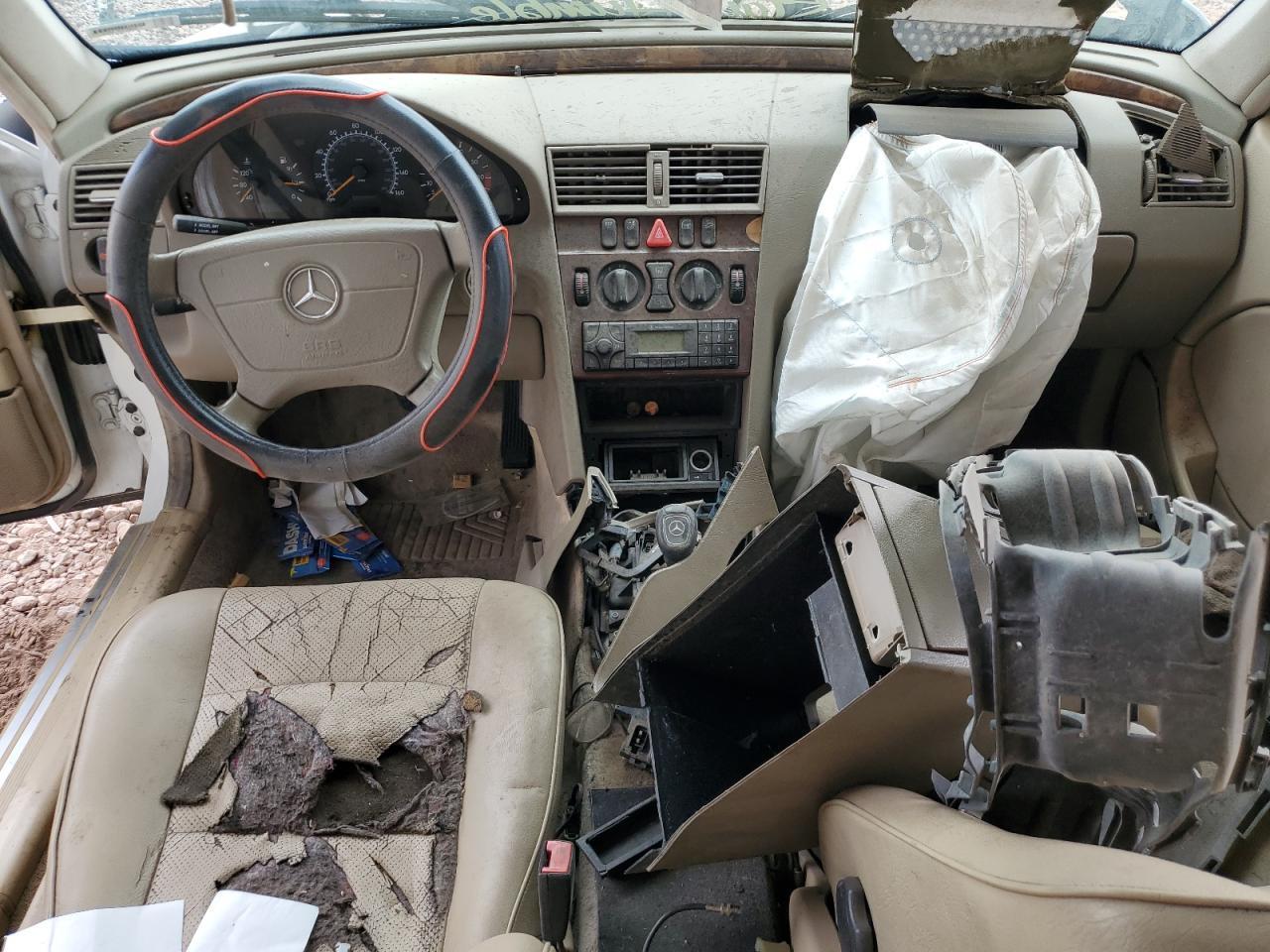 2000 MERCEDES-BENZ C-CLASS