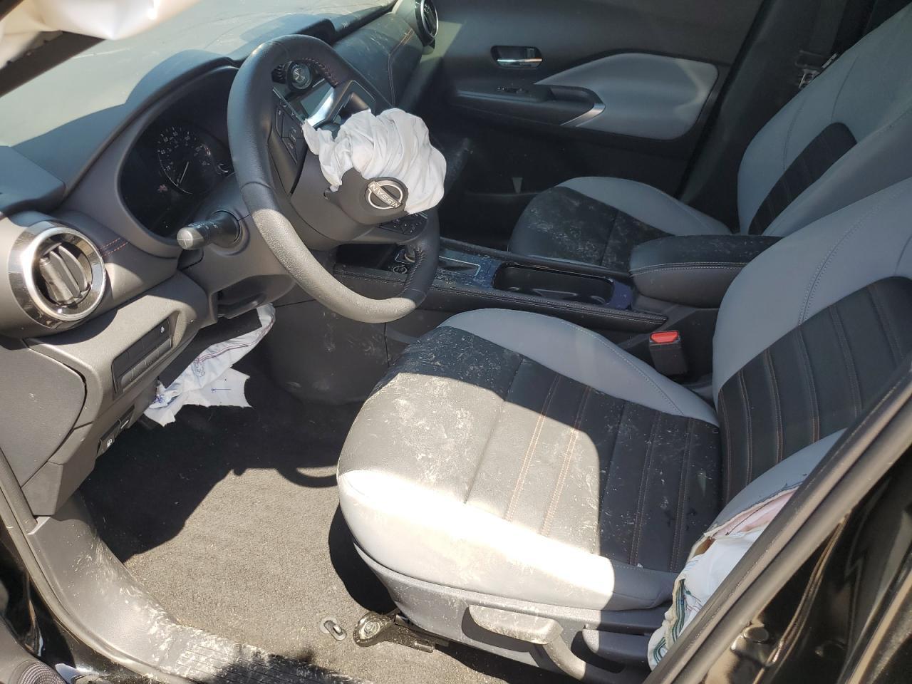 2024 NISSAN KICKS