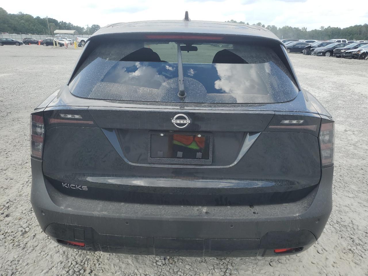 2025 NISSAN KICKS