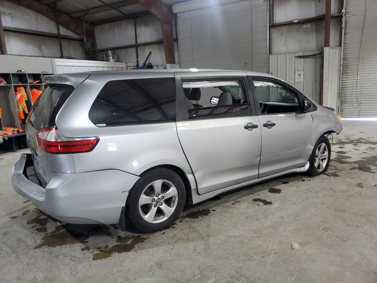 2018 TOYOTA SIENNA