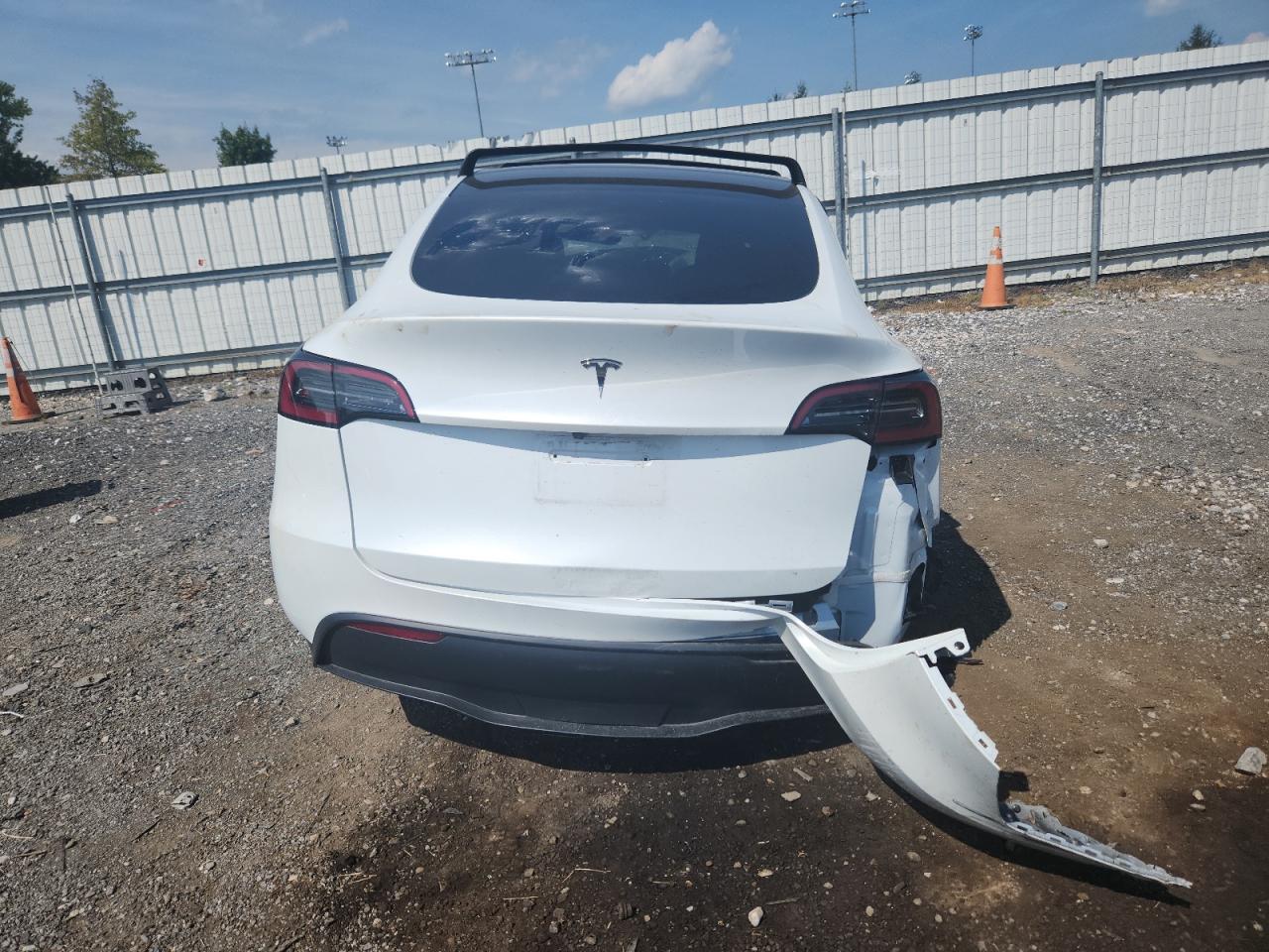 2025 TESLA MODEL Y