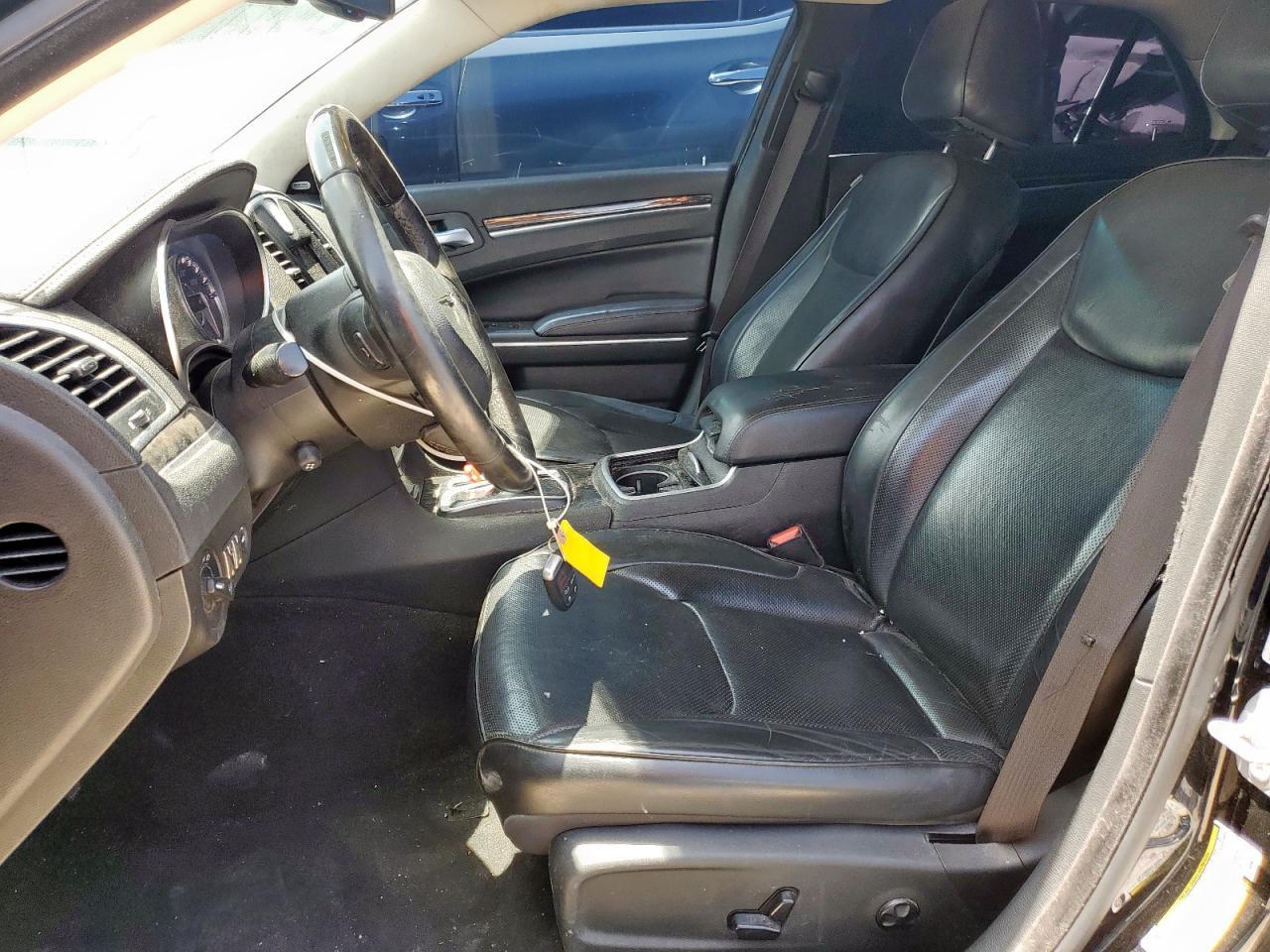 2019 CHRYSLER 300