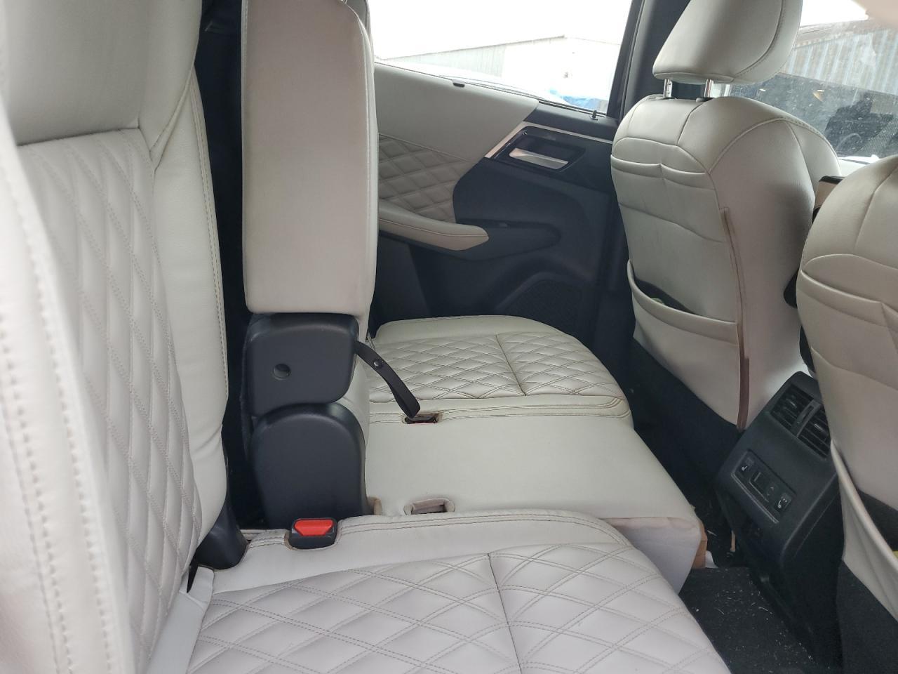 2023 MITSUBISHI outlander