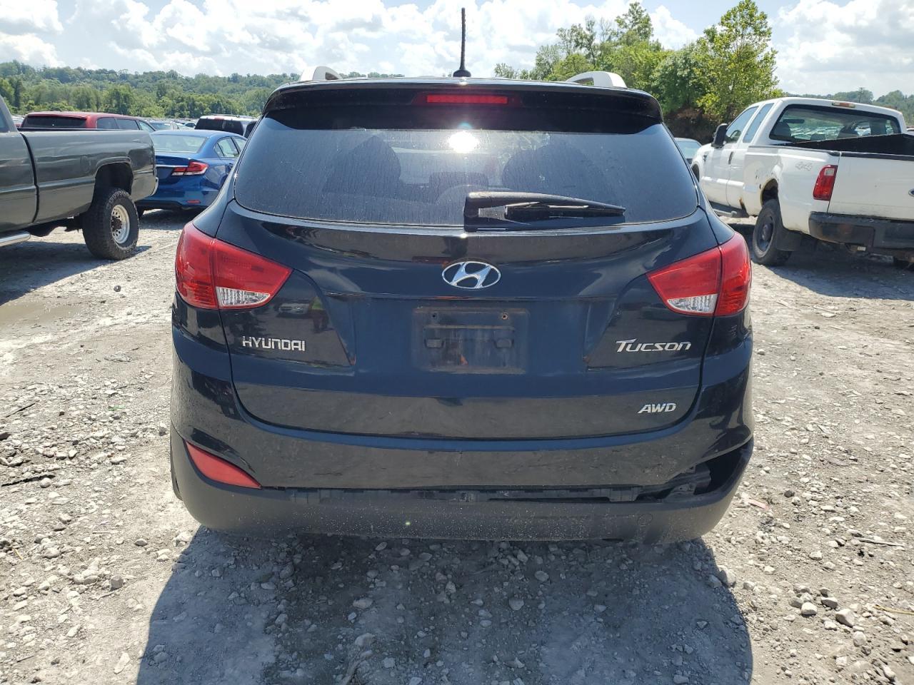 2011 HYUNDAI TUCSON