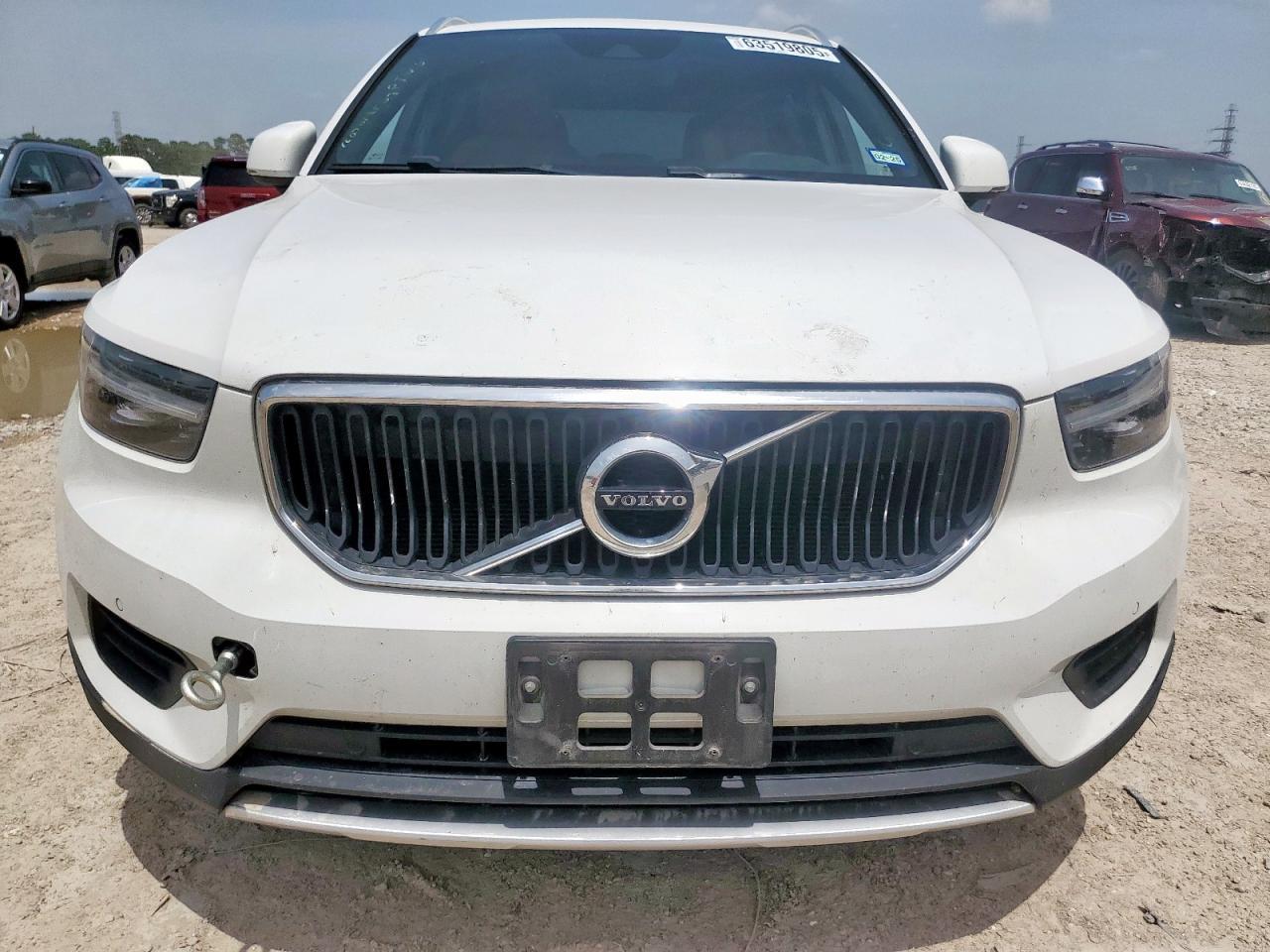 2019 VOLVO XC40