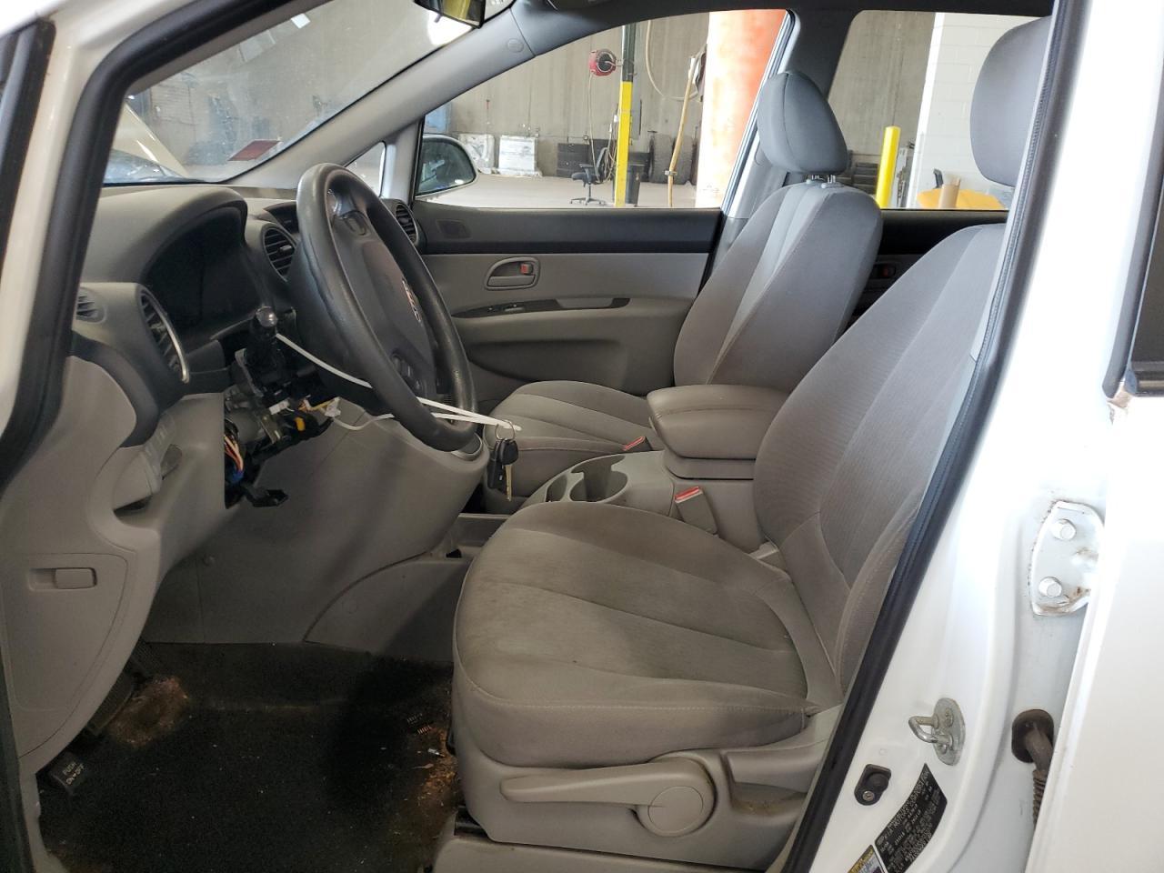 2009 KIA RONDO