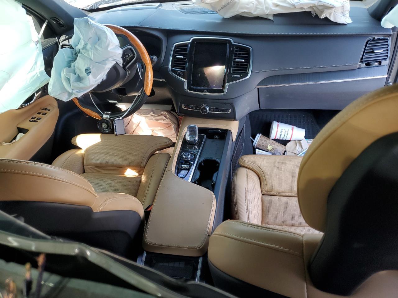 2021 VOLVO XC90