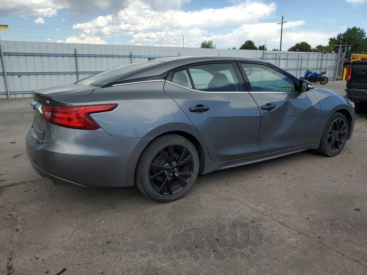 2017 NISSAN Maxima