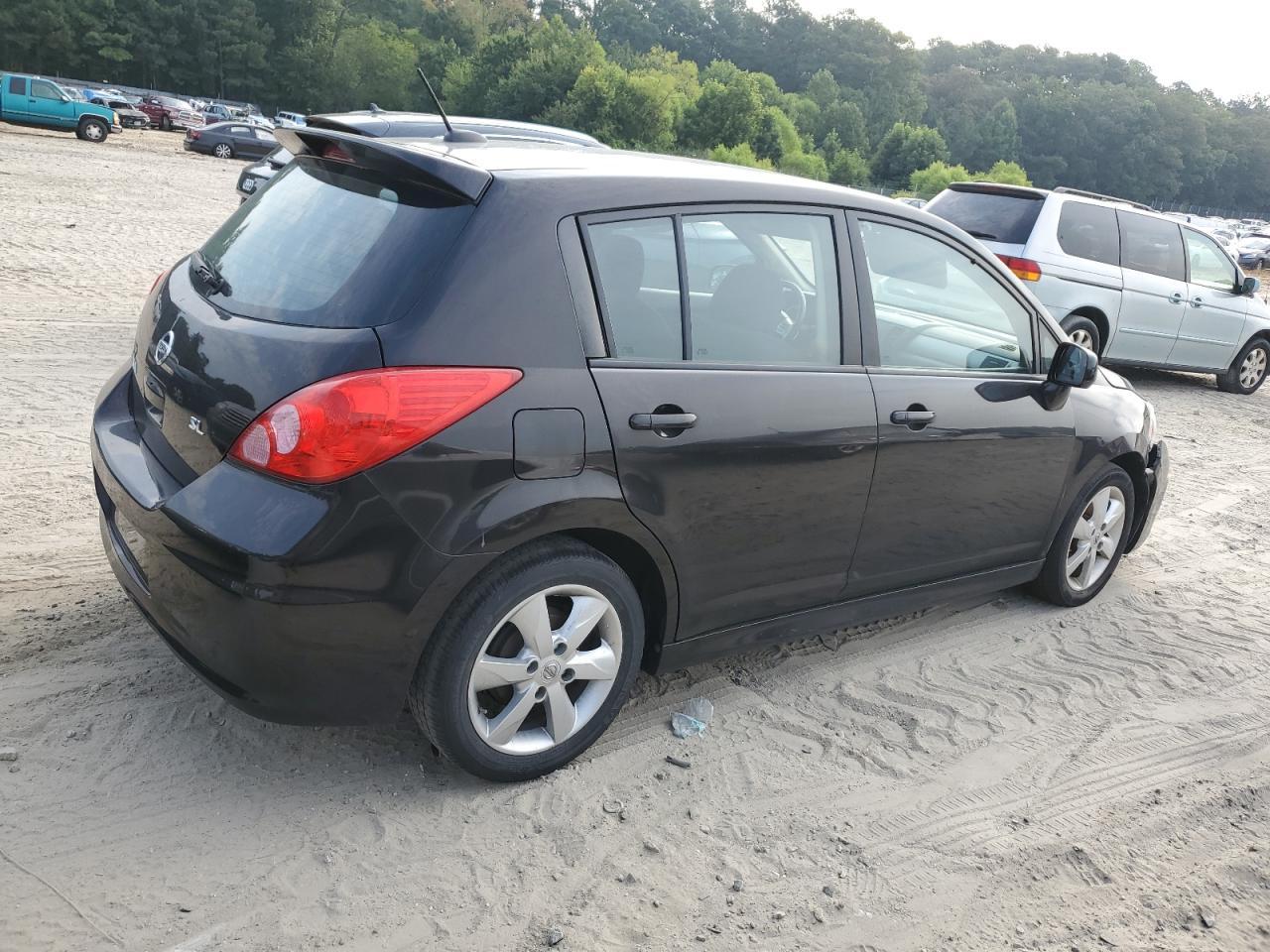 2011 NISSAN VERSA
