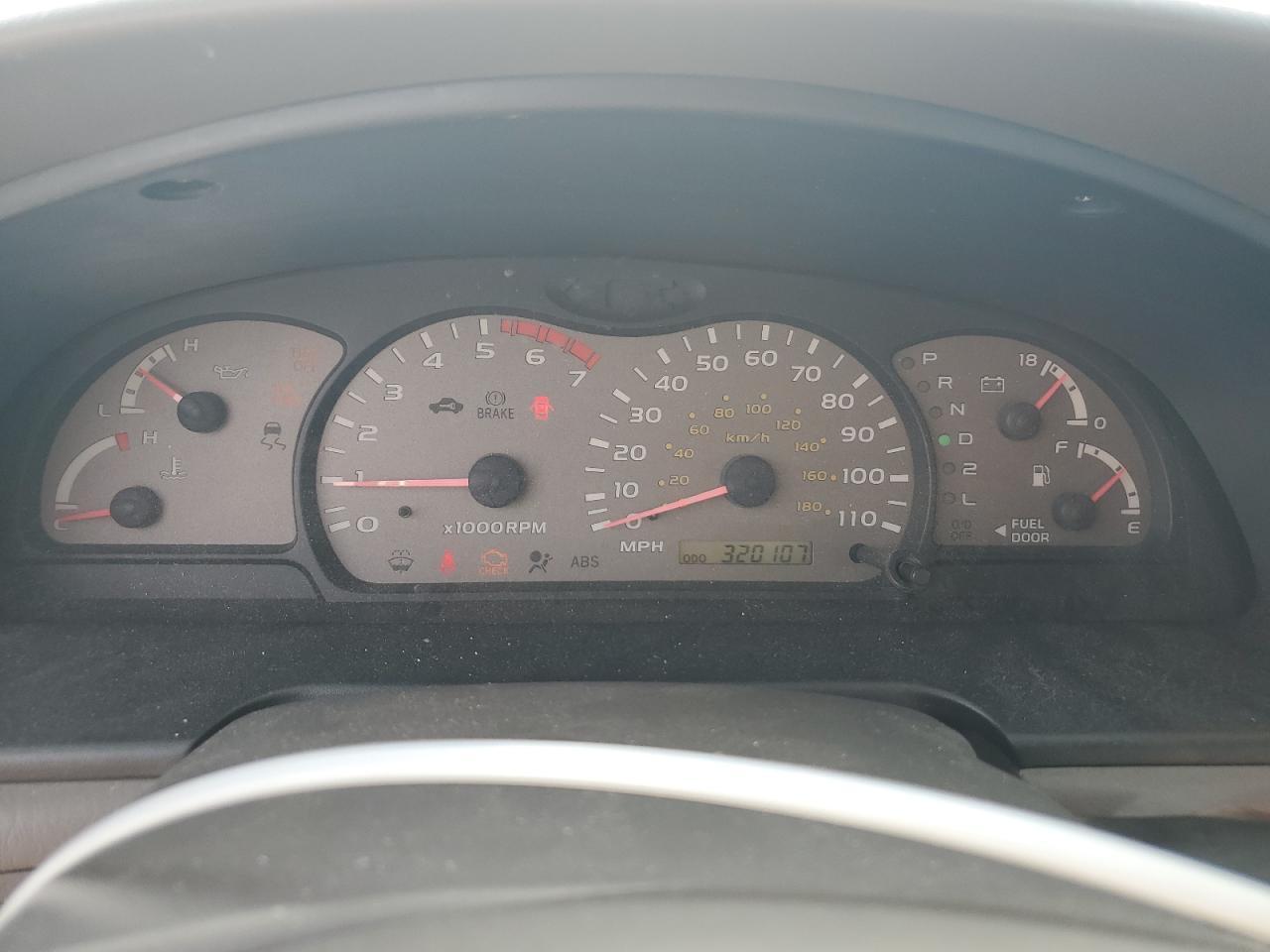 2002 TOYOTA Sequoia