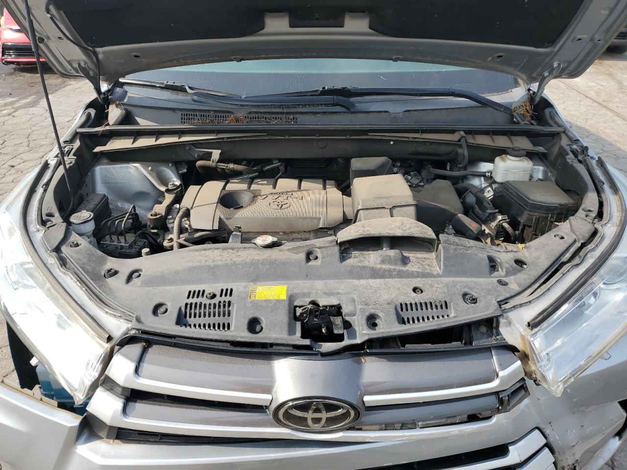 2018 TOYOTA HIGHLANDER