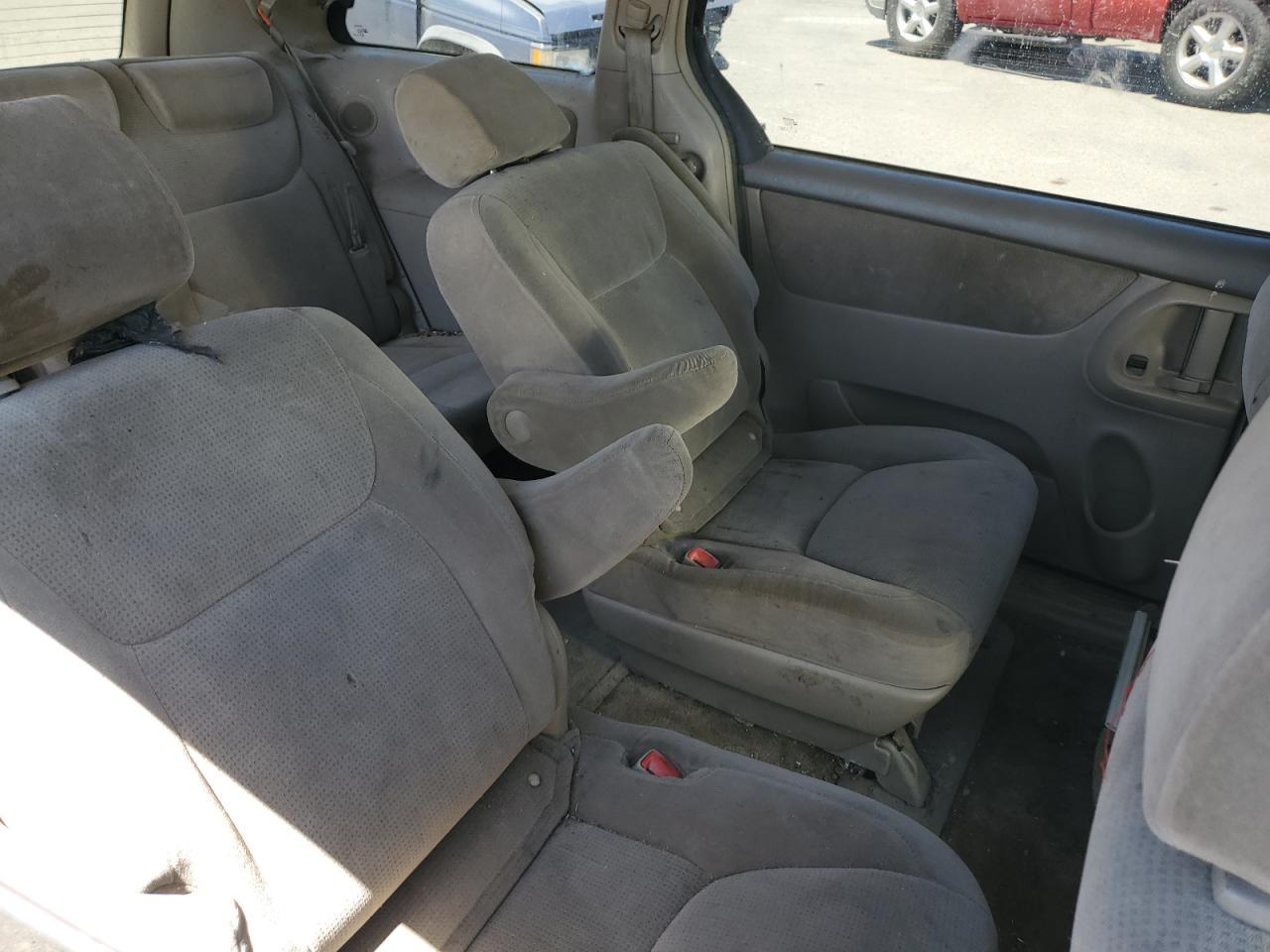 2005 TOYOTA SIENNA