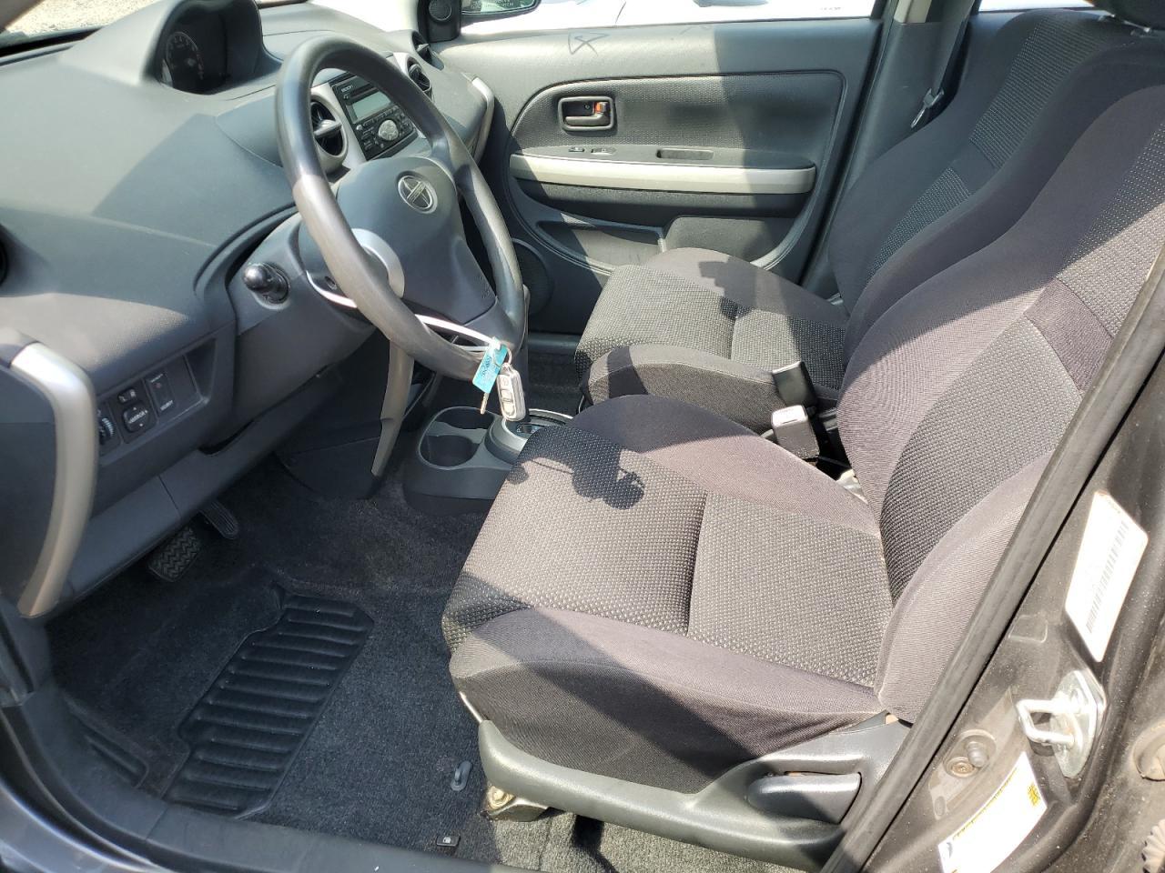 2004 TOYOTA SCION