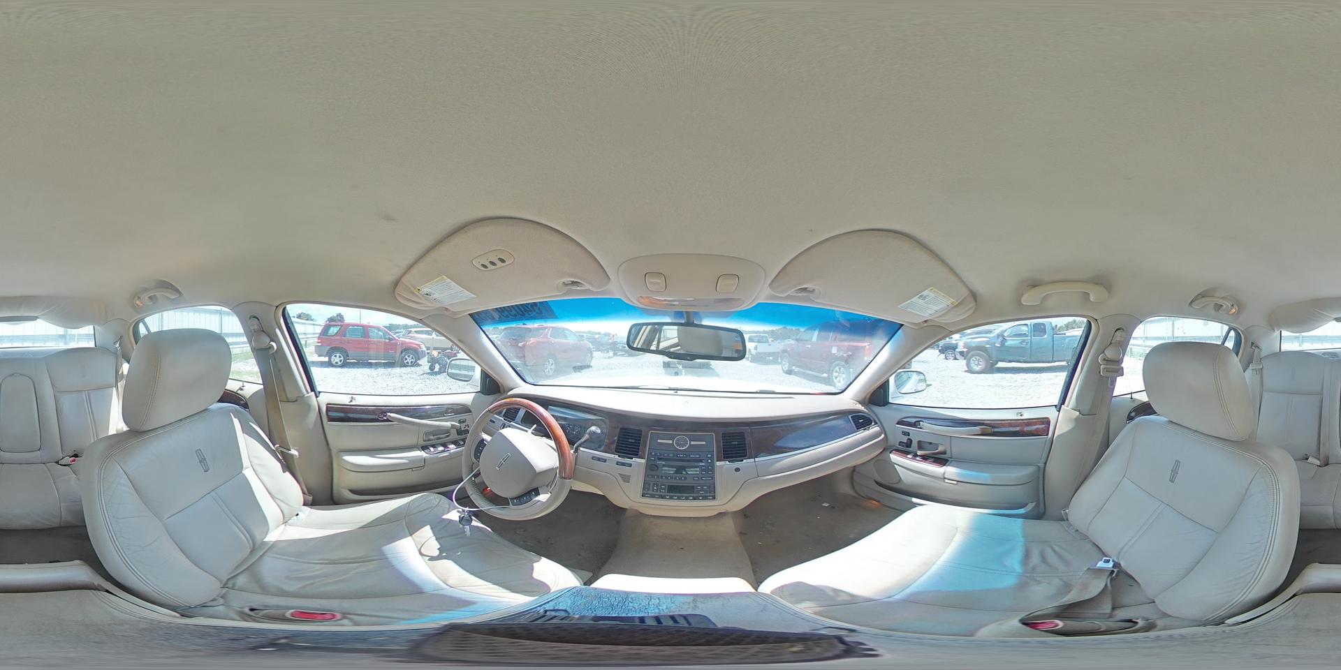 2011 LINCOLN Town Car