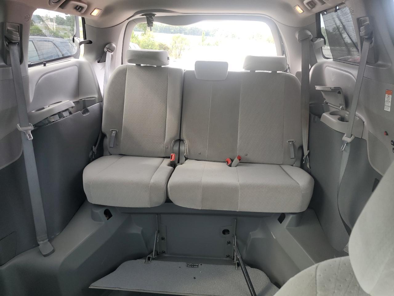 2017 TOYOTA SIENNA