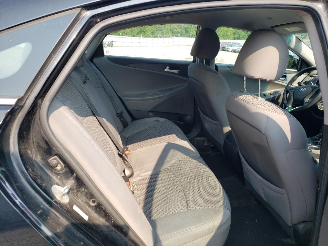 2011 HYUNDAI SONATA