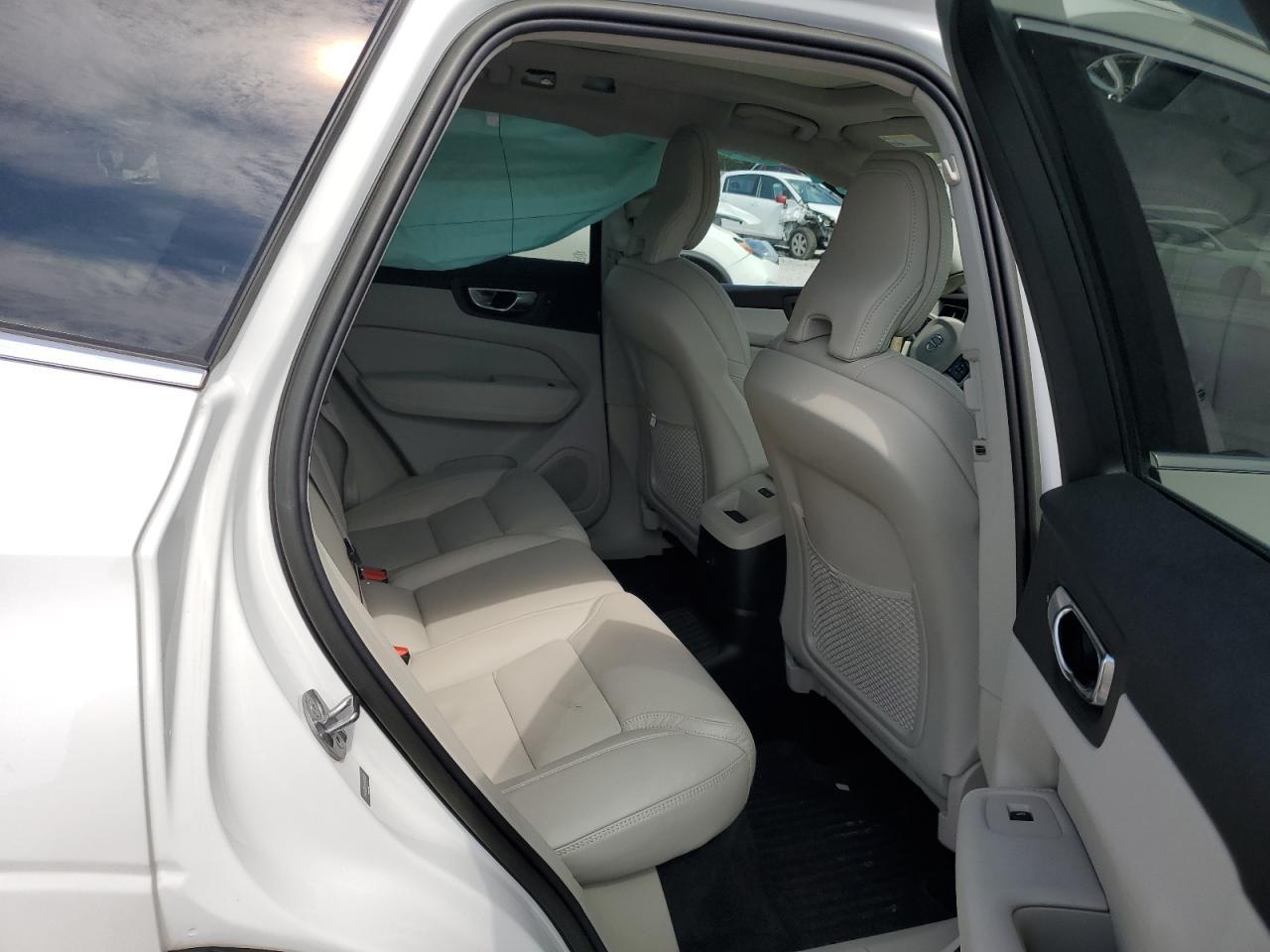 2023 VOLVO XC60