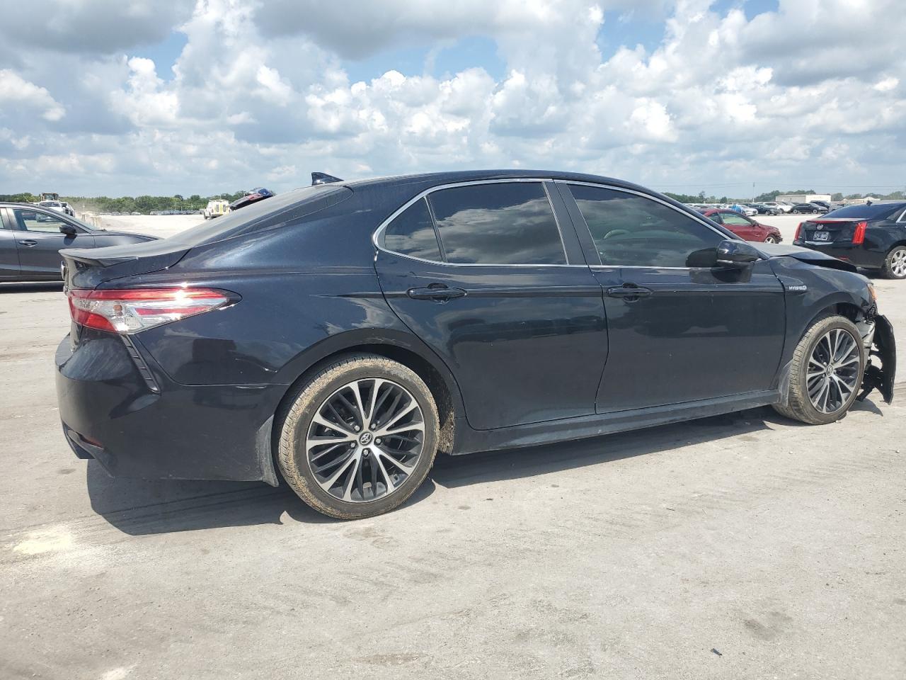 2019 TOYOTA CAMRY