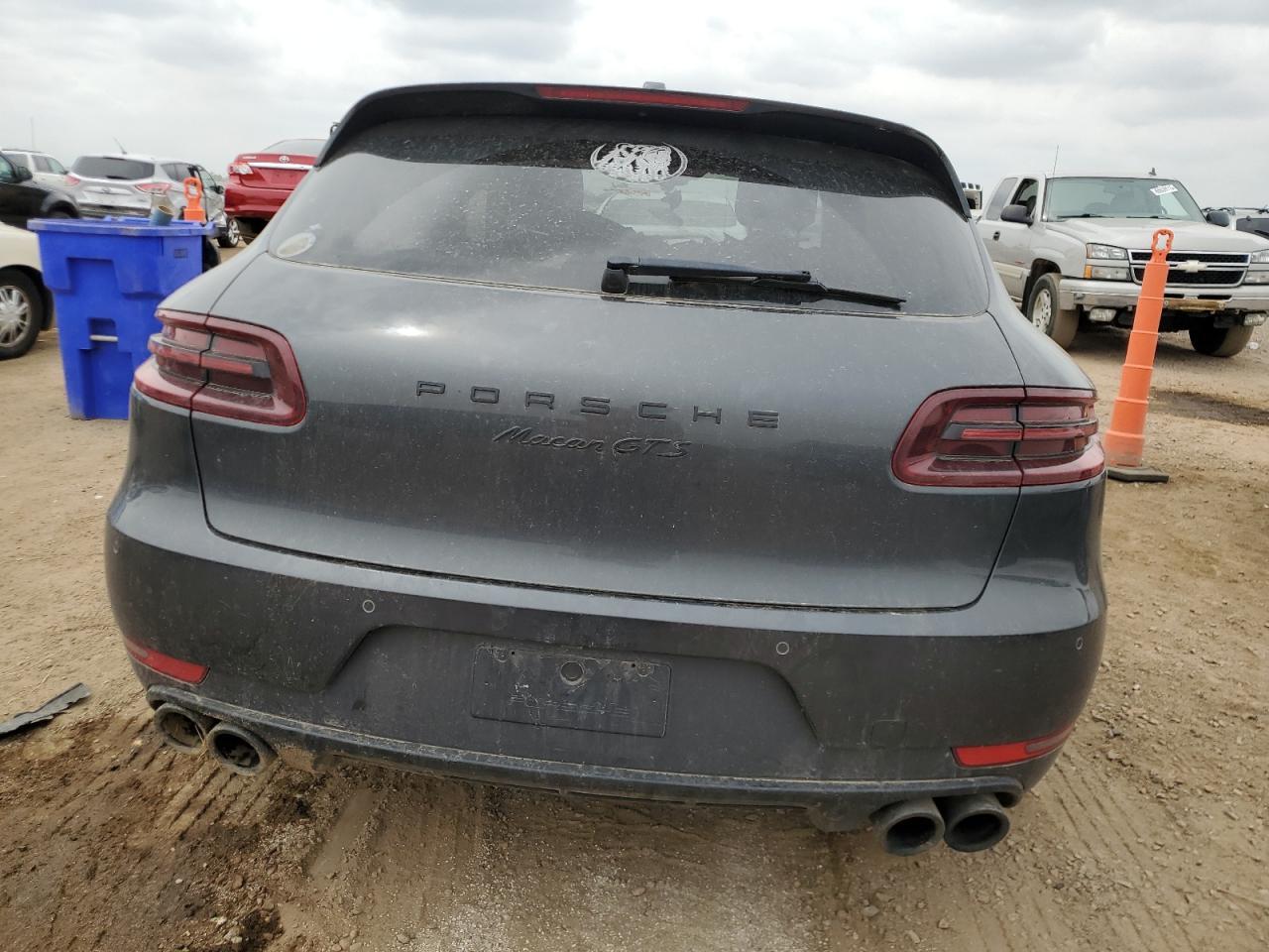 2017 PORSCHE Macan