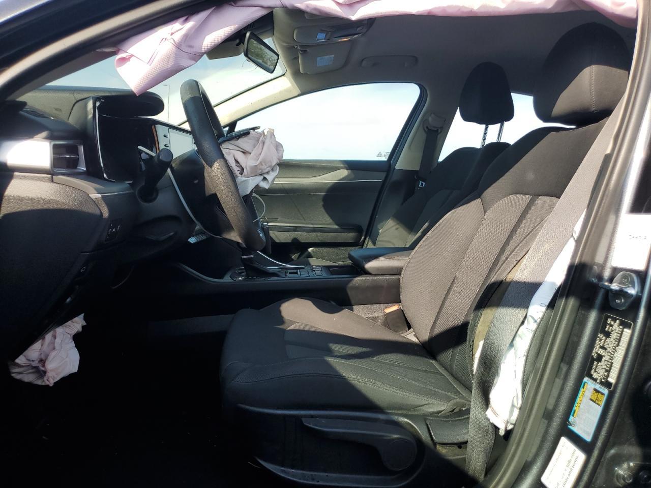 2022 KIA K5
