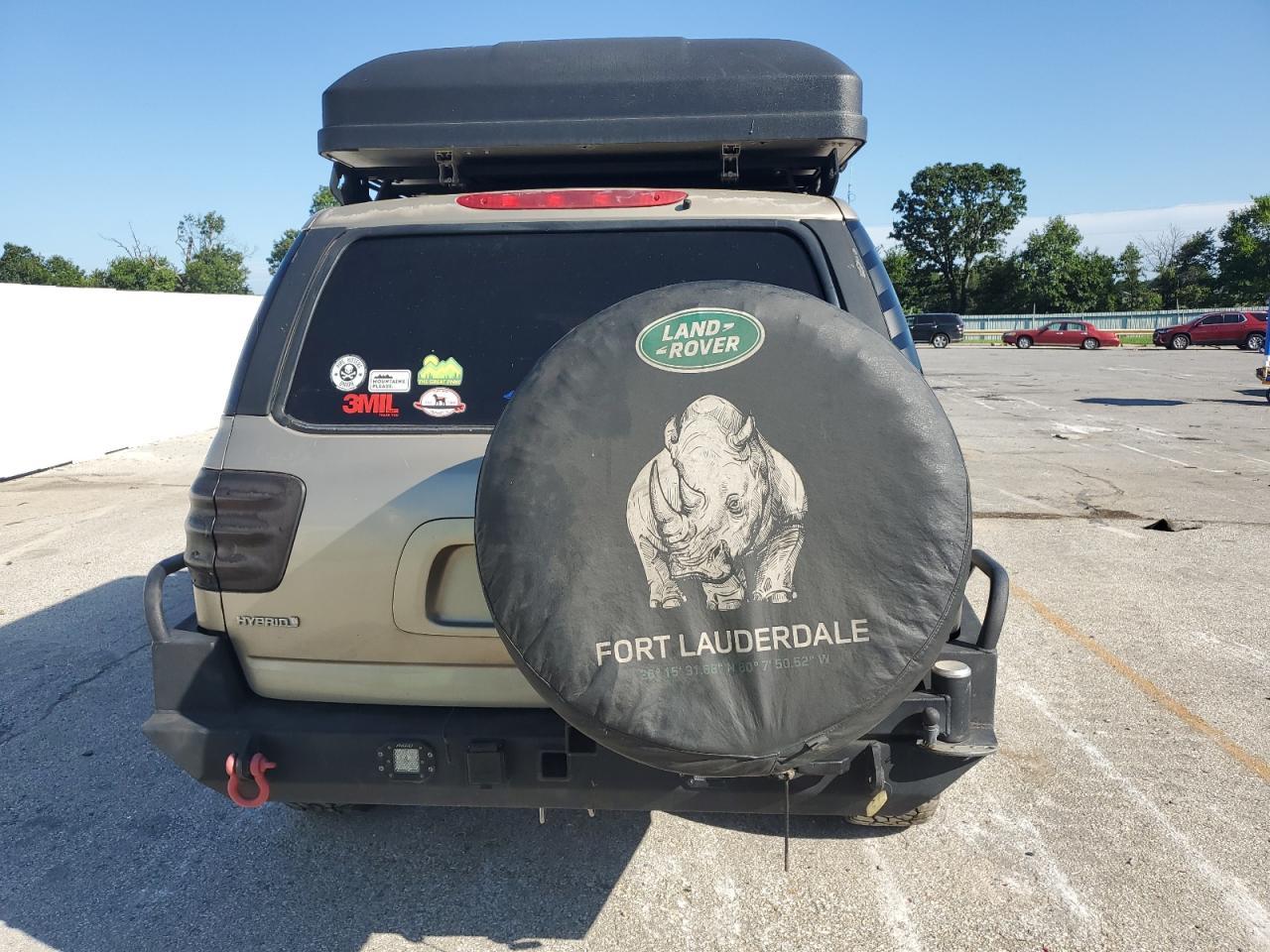 2004 TOYOTA Sequoia