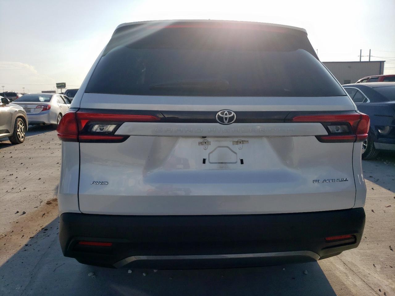 2024 TOYOTA HIGHLANDER