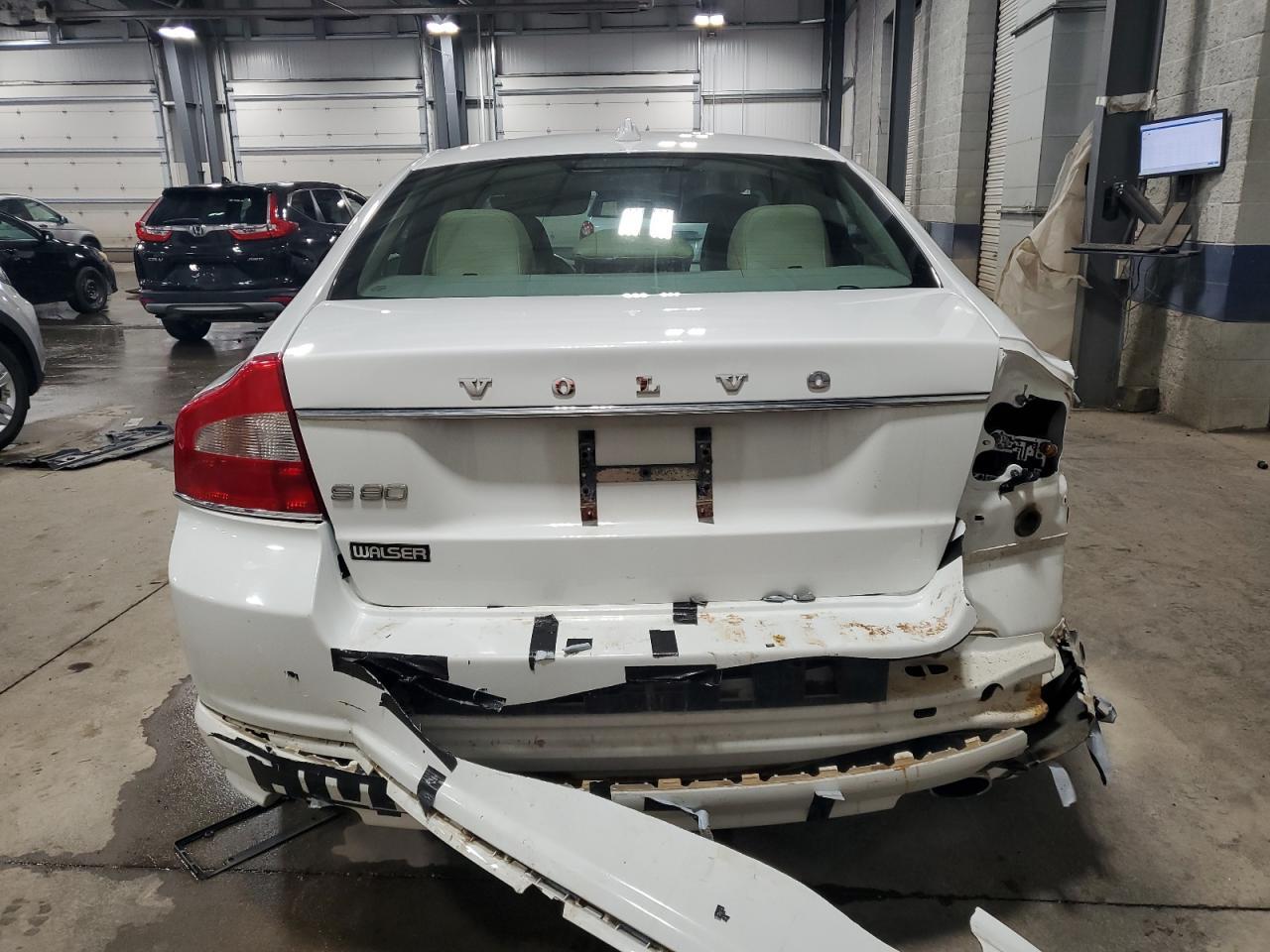 2011 VOLVO S80