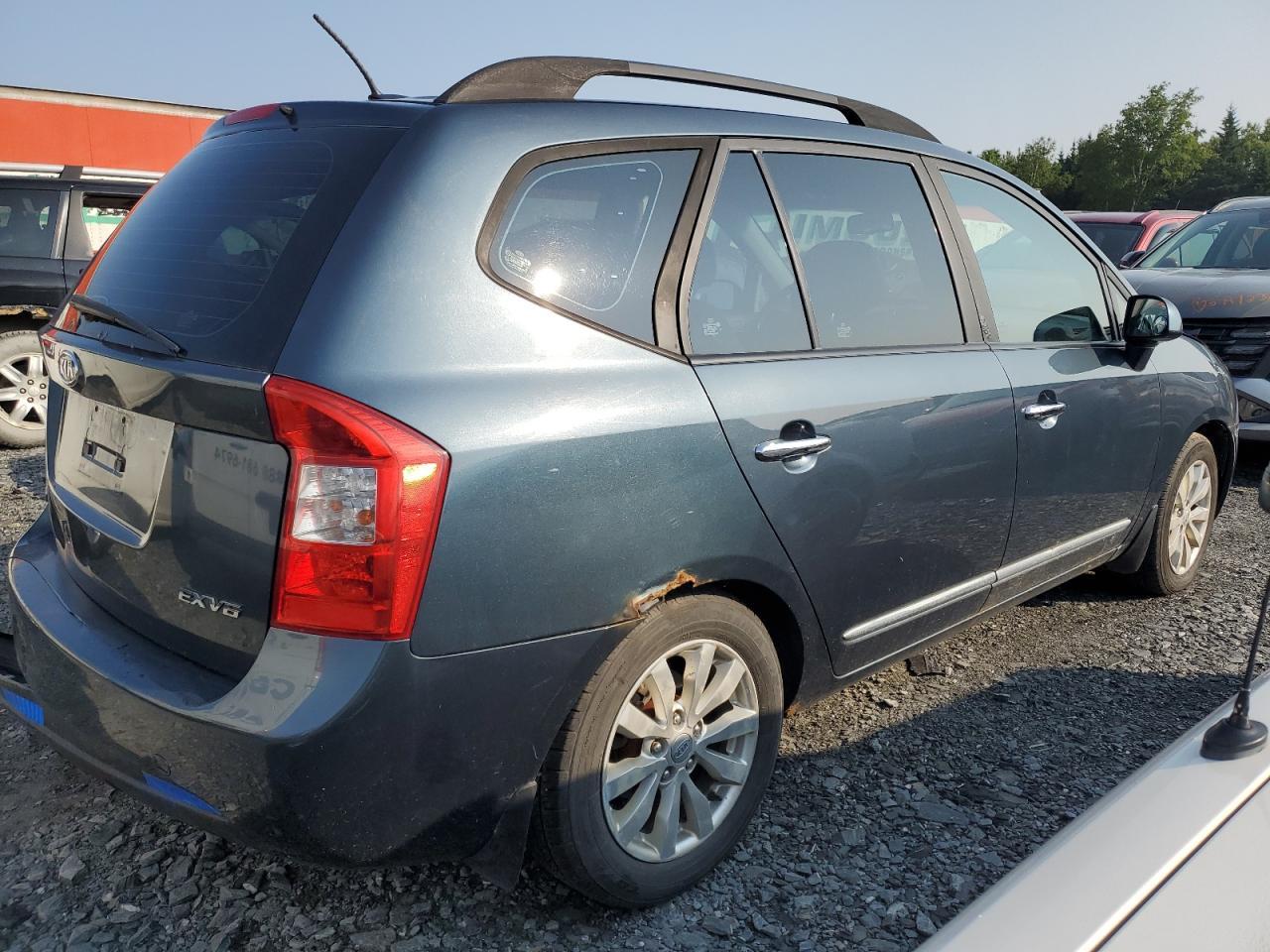 2010 KIA RONDO