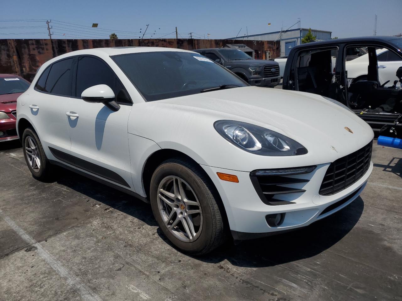 2017 PORSCHE Macan