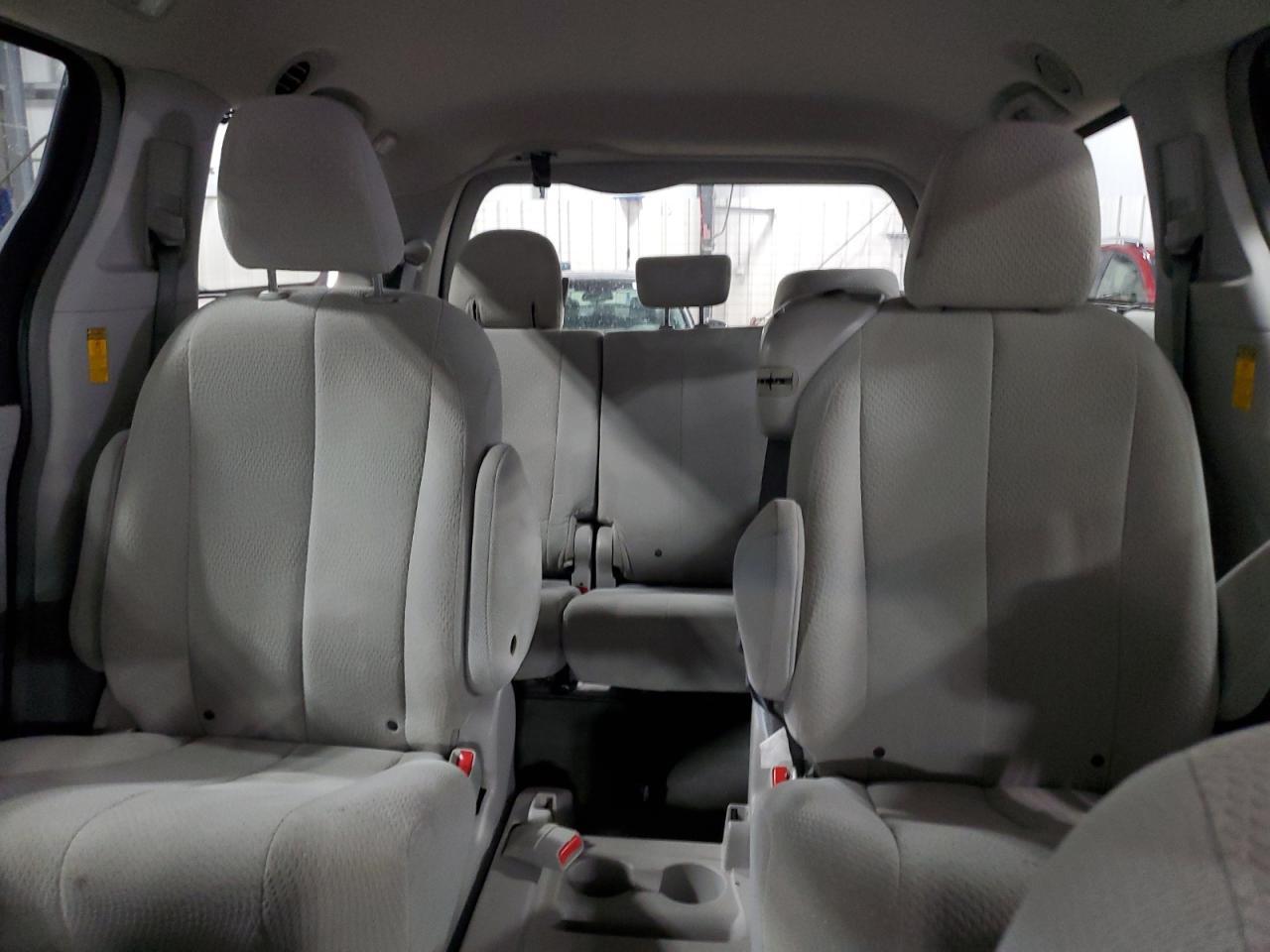 2014 TOYOTA SIENNA