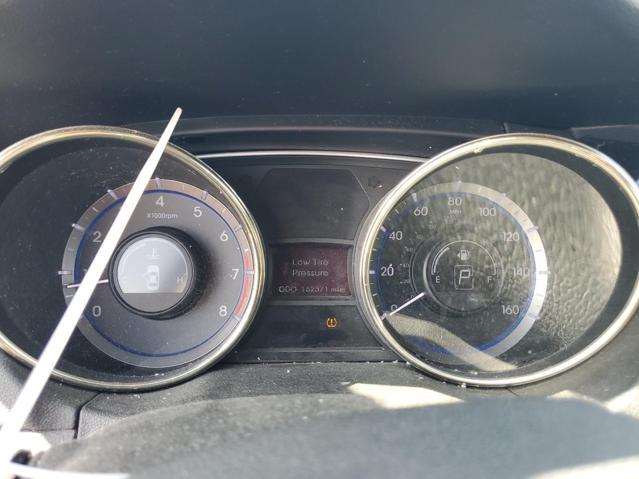2011 HYUNDAI SONATA