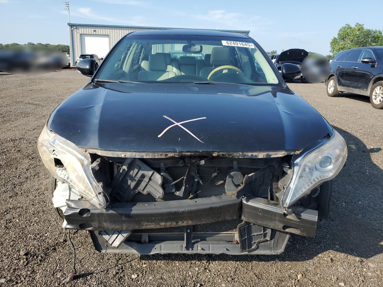 2011 TOYOTA Avalon