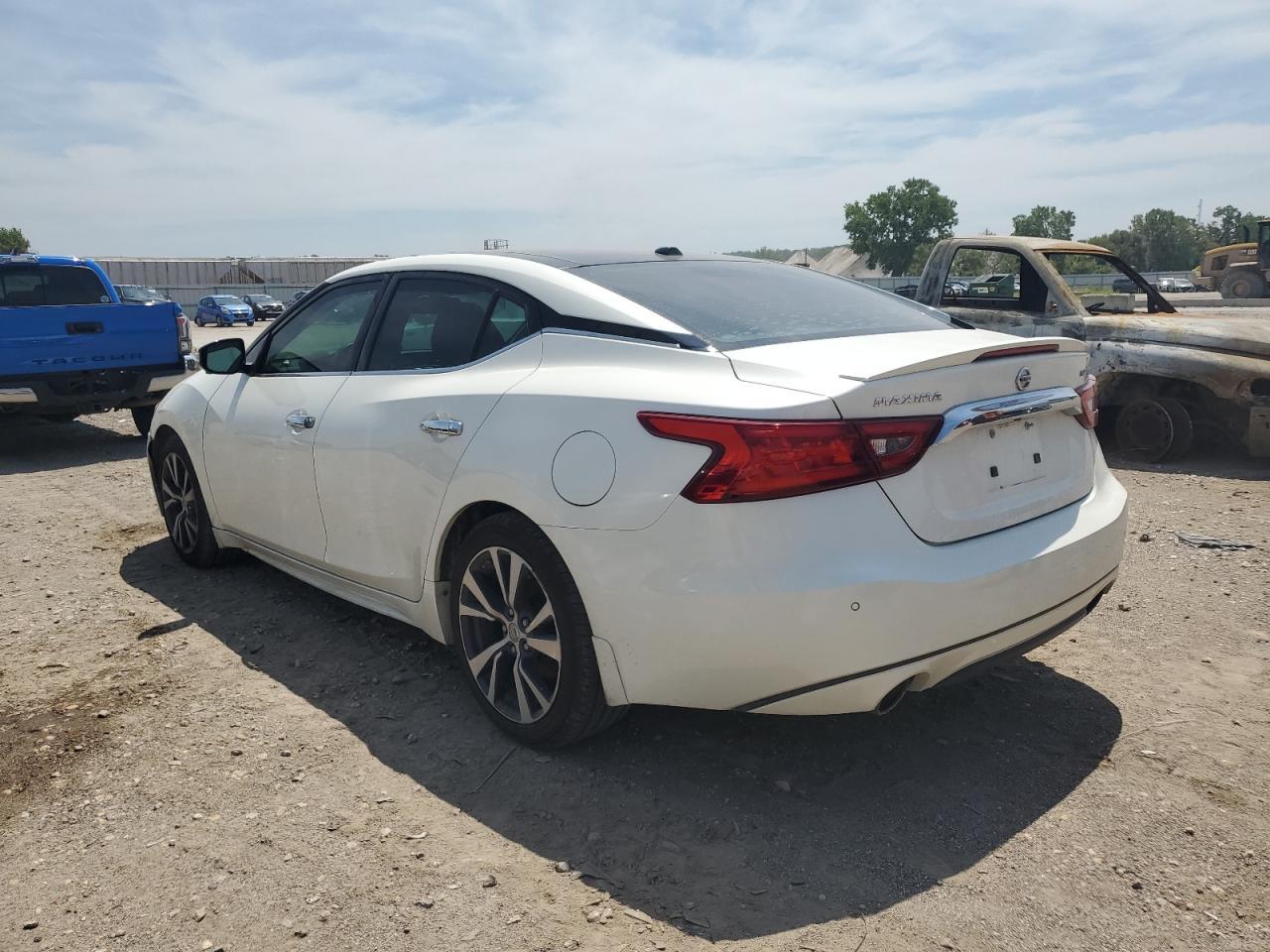 2017 NISSAN Maxima